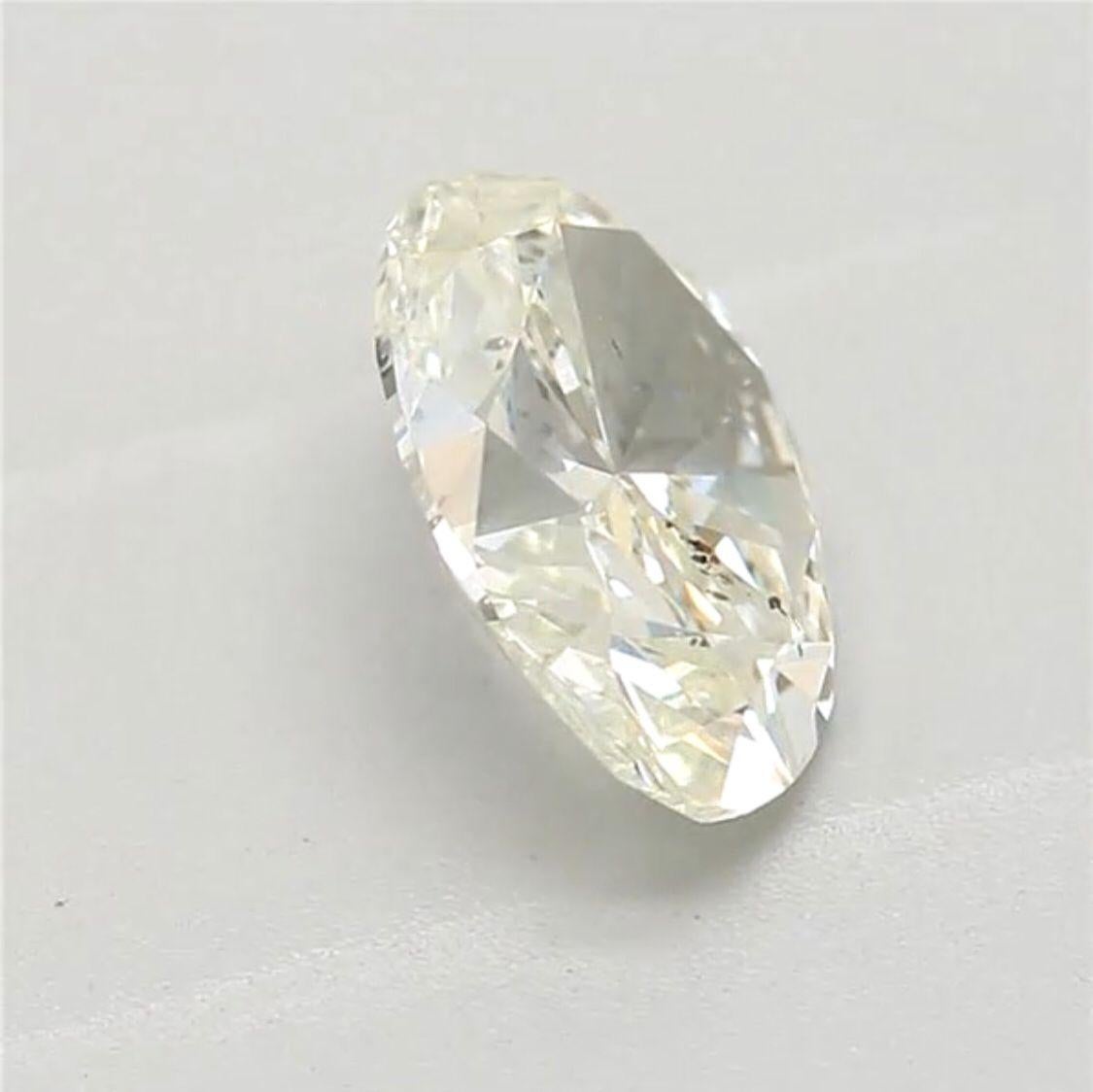 0.81 Carat Very Light Yellow Green Oval cut diamond SI2 Clarity GIA Certified In New Condition For Sale In Kowloon, HK