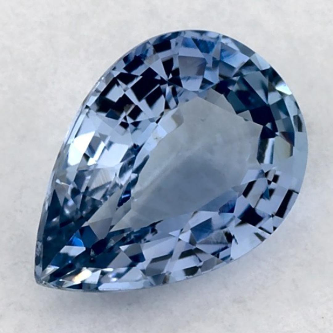 Taglio a goccia 0.81 carati di zaffiro blu a forma di pera sciolto in vendita
