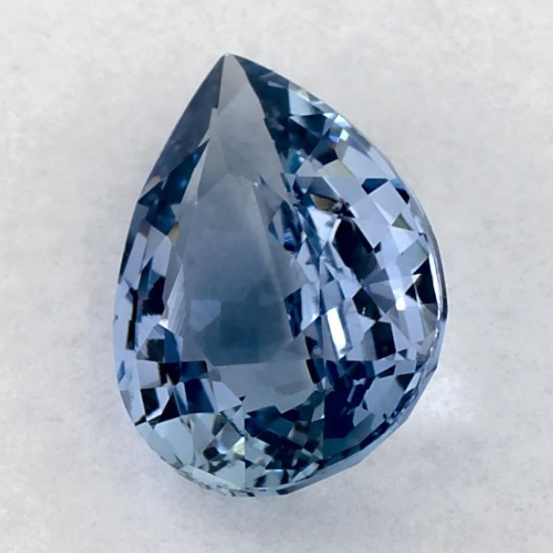 Donna 0.81 carati di zaffiro blu a forma di pera sciolto in vendita