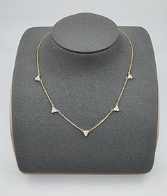 Delicata collana con Trio di diamanti in oro giallo 14k da 0,81 carati