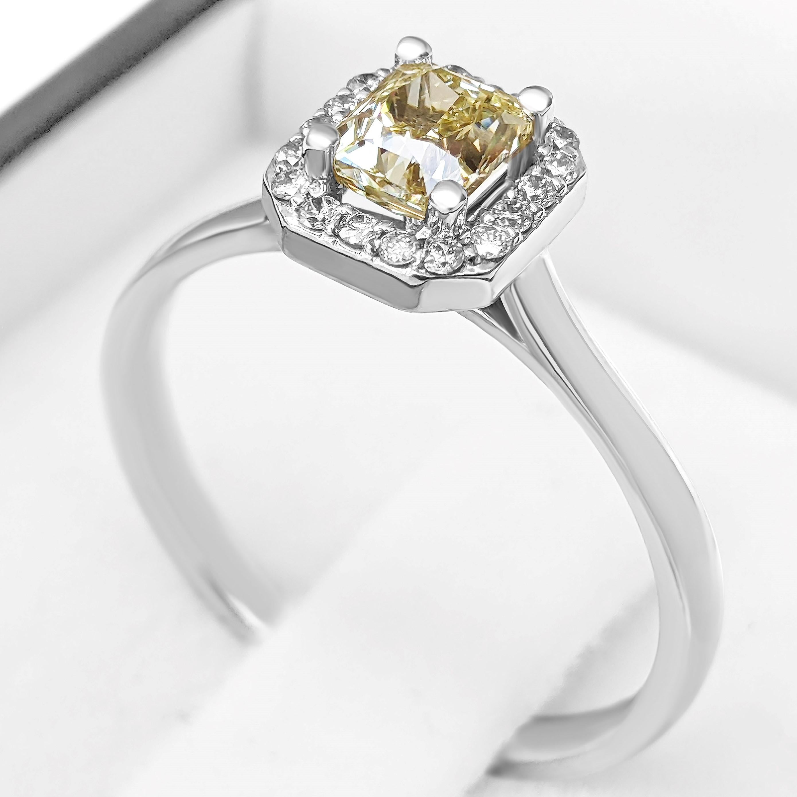 Art Deco $1 NO RESERVE!  0.81 Cttw Fancy Diamond Halo, 14 Karat White Gold Ring