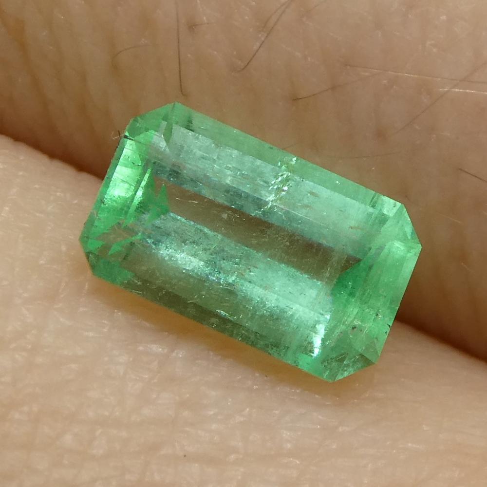 0.81 Karat grüner Smaragd im Smaragdschliff aus Kolumbien im Angebot 8