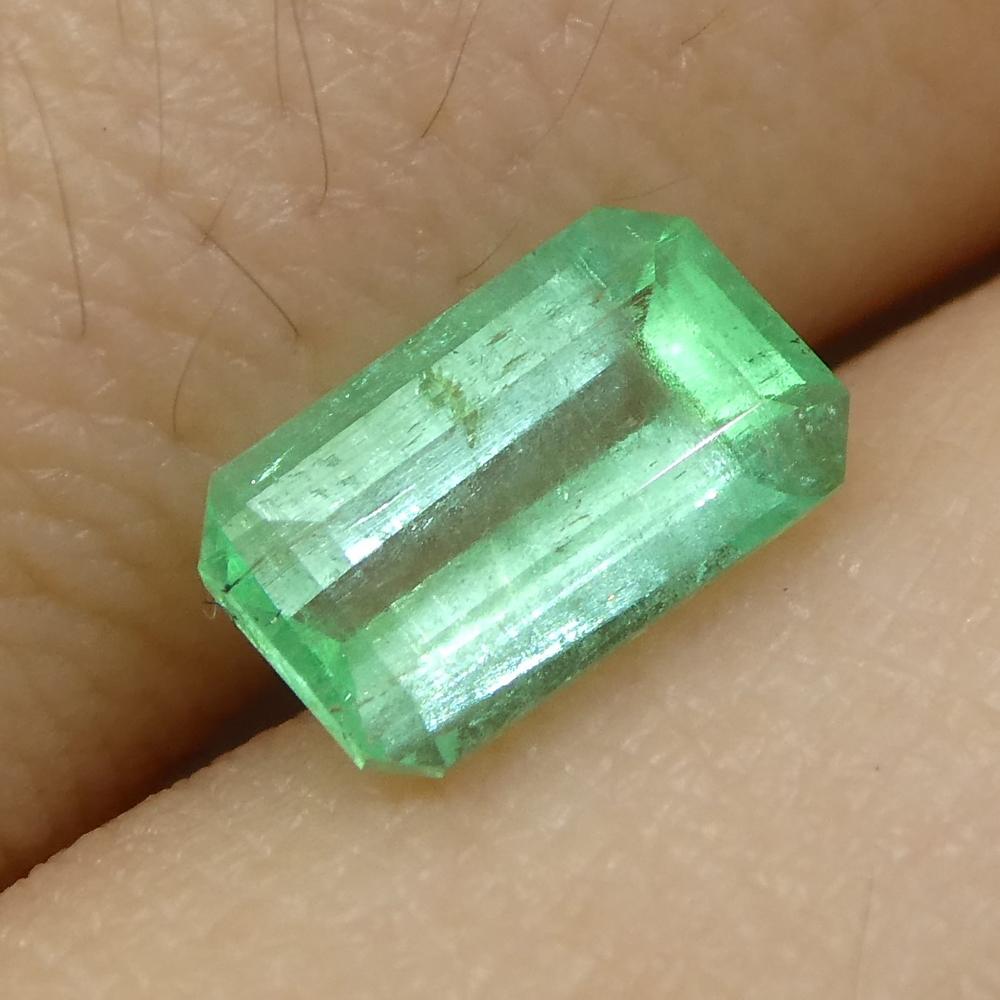 0.81ct Emerald Cut Green Emerald from Colombia For Sale 3