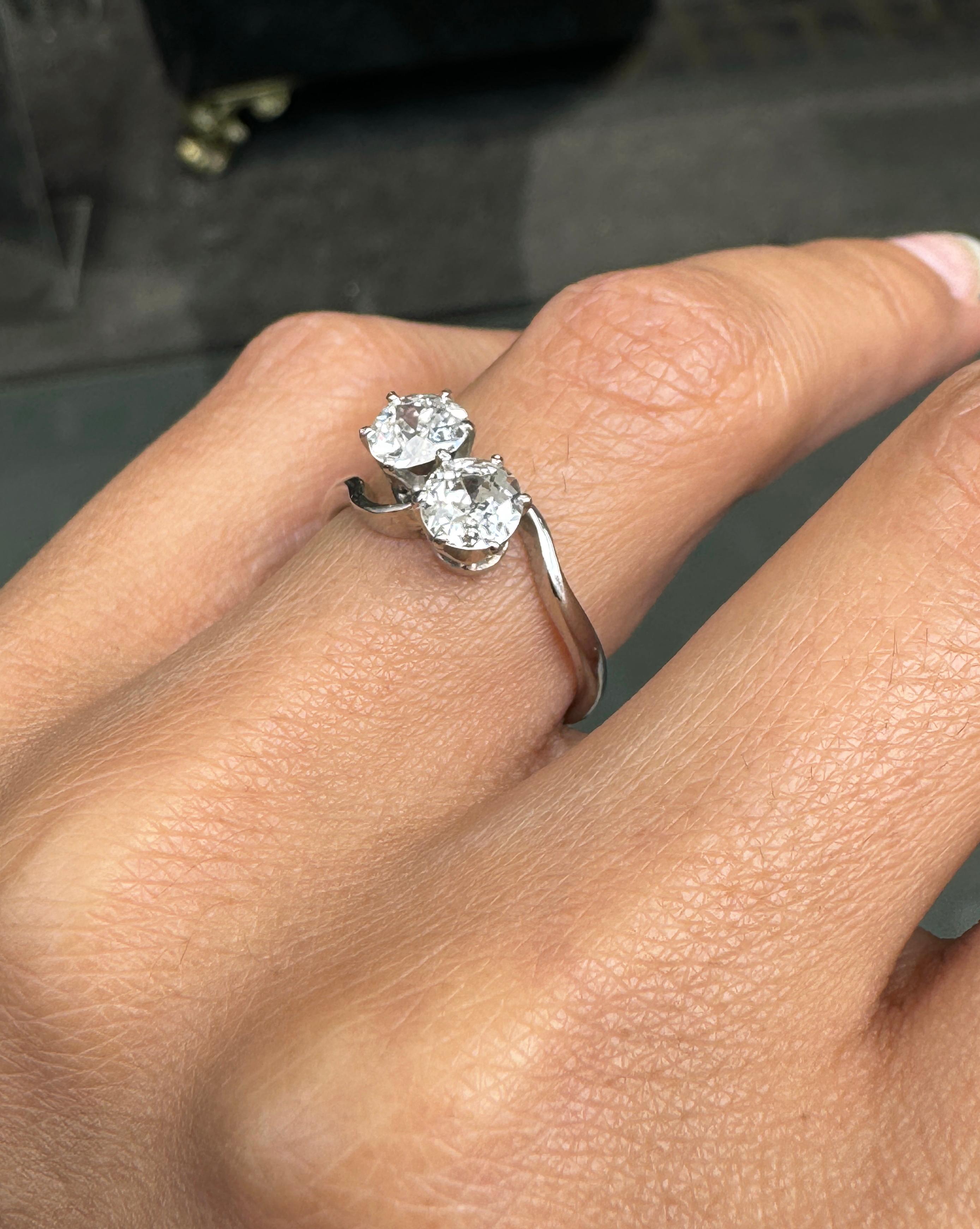 0.81ct Old Mine Cut Diamond and 18ct White Gold Toi Et Moi Antique Ring For Sale 2