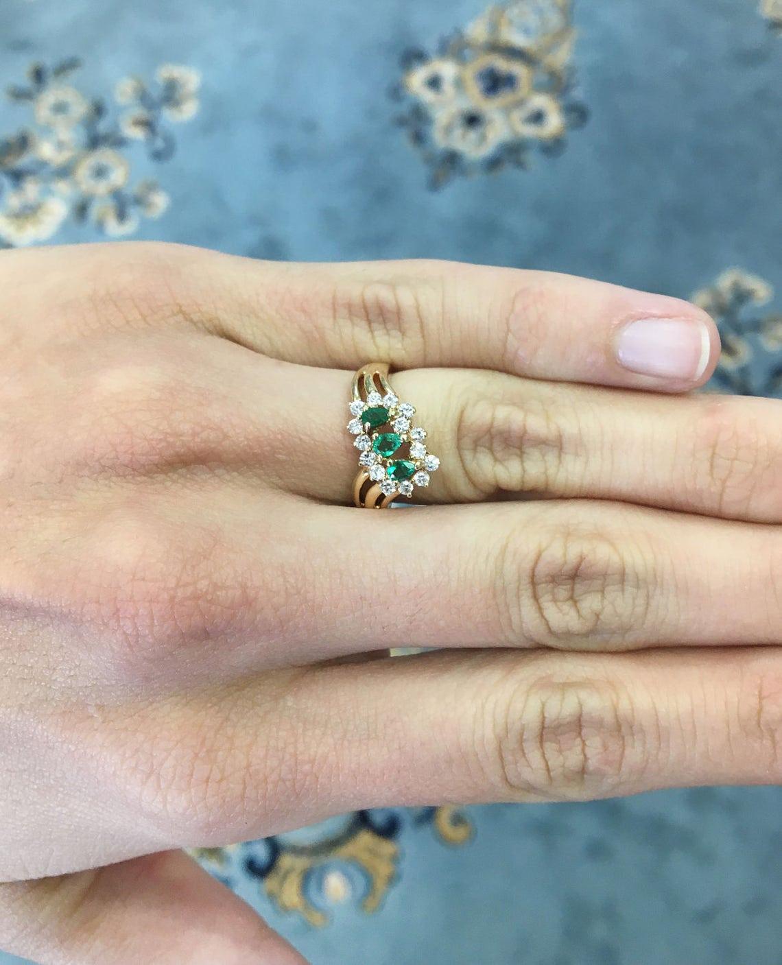 Modern 0.81tcw 18K Colombian Emerald Pear Cut & Diamond Triplet Gold Ring For Sale