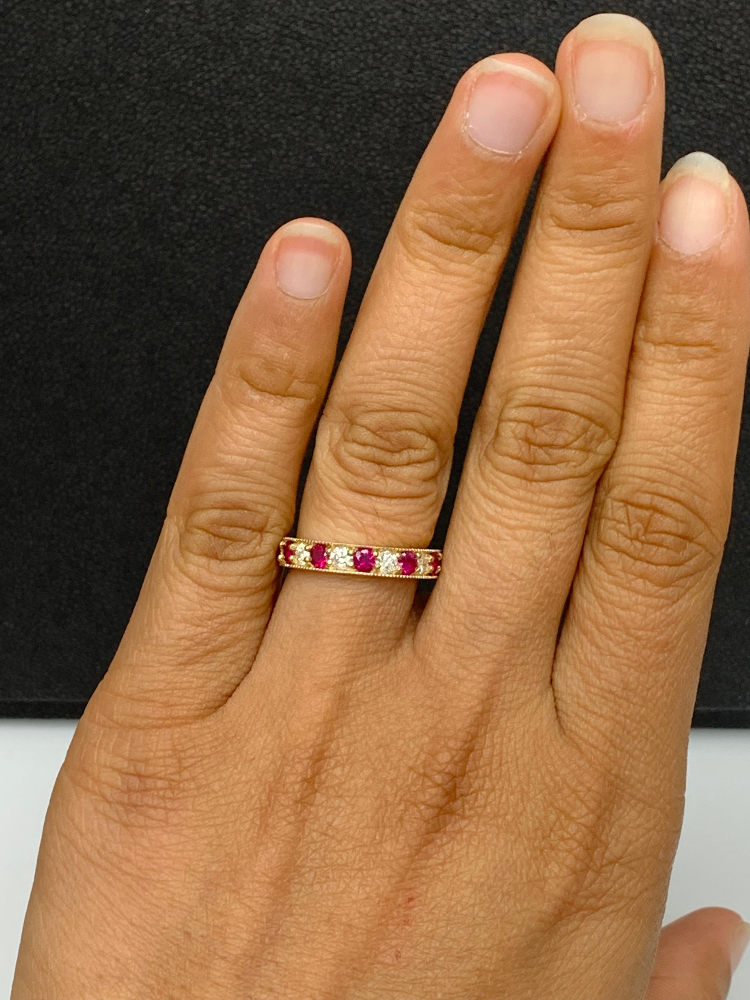 Anillo de oro amarillo de 14 quilates con diamantes y rubí talla brillante de 0,82 quilates en Nuevo estado para la venta en NEW YORK, NY