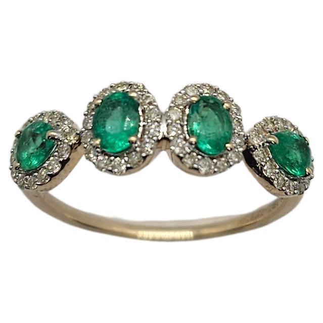 0.82 Carat Colombian Emerald Gold Ring with Natural Diamonds Halo