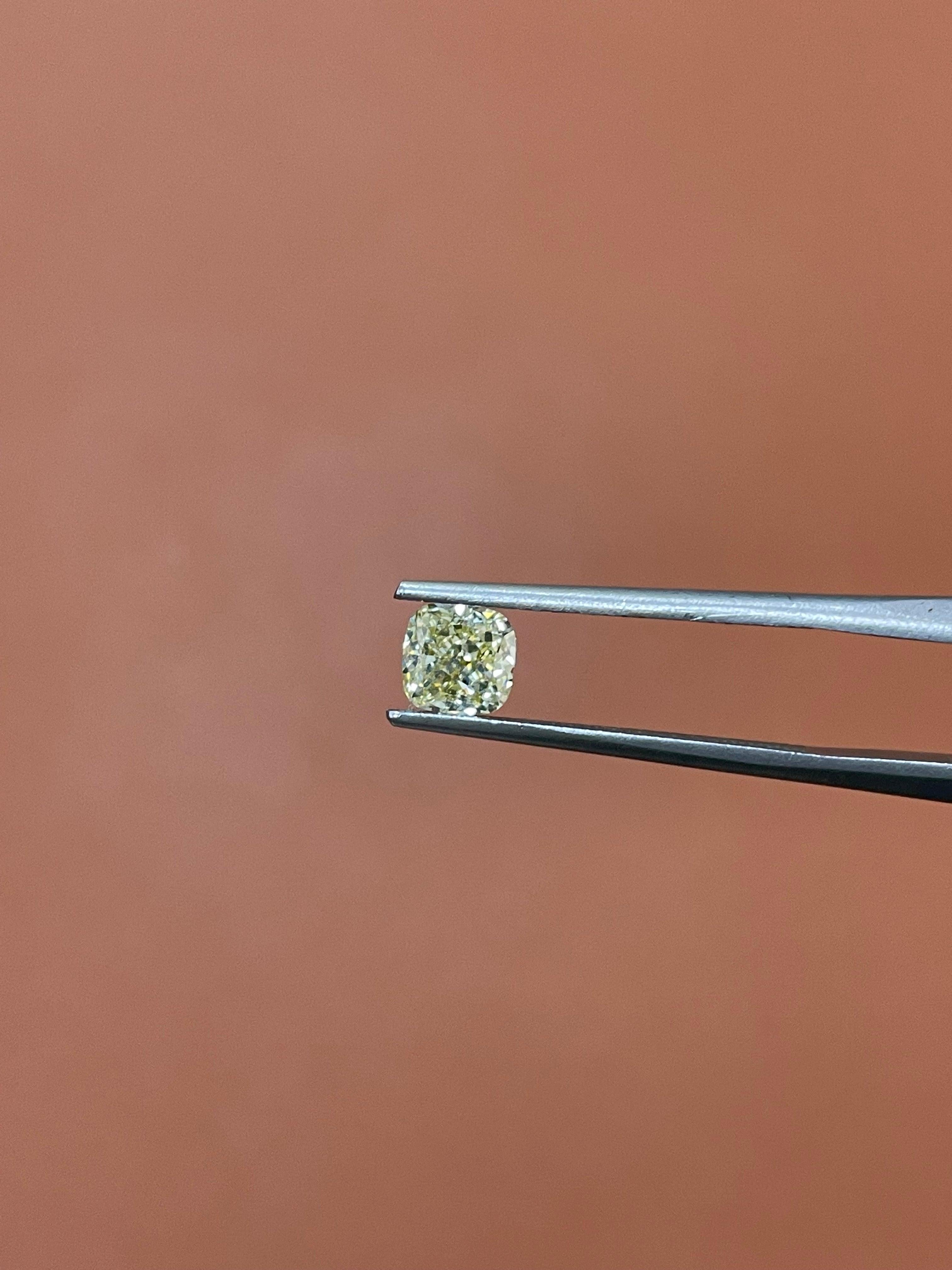 ITEM DESCRIPTION
ID #:
NYC55669
Stone Shape:
CUSHION MODIFIED BRILLIANT
Diamond Weight:
0.82ct
Clarity:
SI2
Color:
Fancy light Brownish Greenish Yellow
Cut:
Excellent
Measurements:
5.31 x 5.16 x 3.33 mm
Depth %:
64.7%
Table