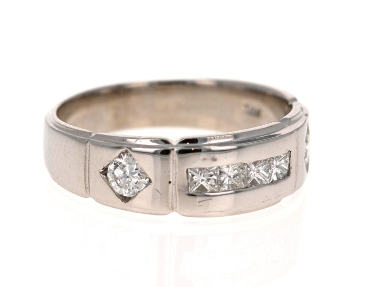 0.82 Carat Princess Round Cut Men�s Wedding Band 14 Karat