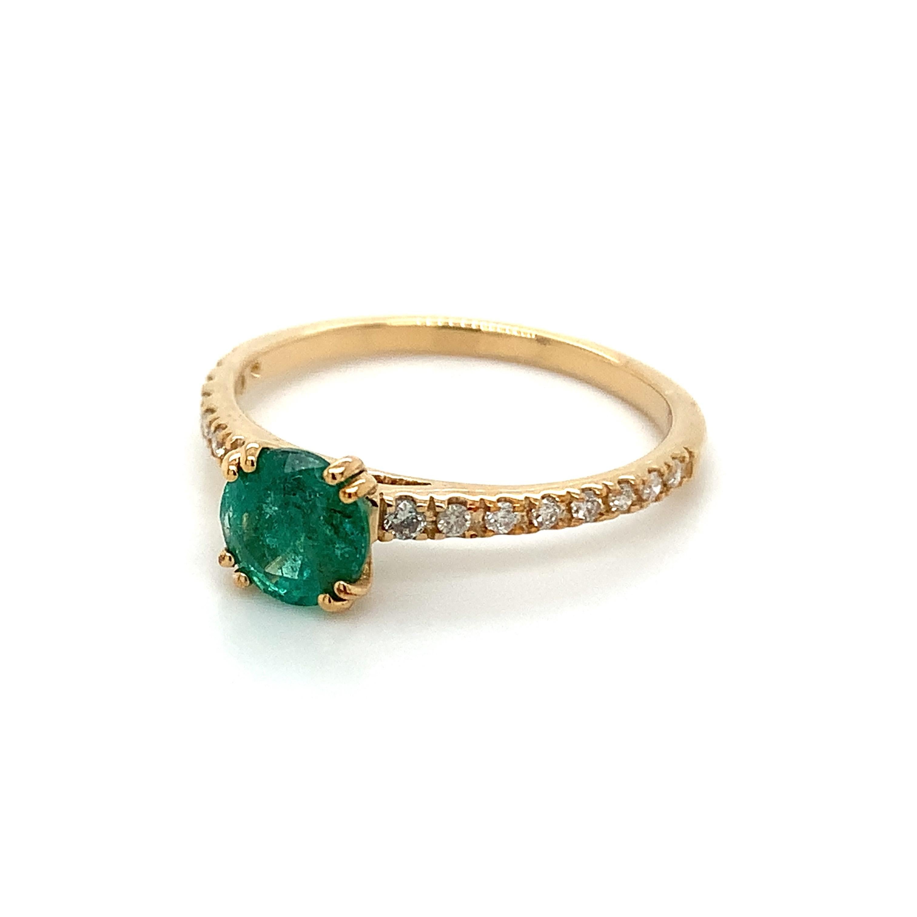 Modern 0.82 Carat Round Emerald Ring with Diamond in 10k Yellow Gold For Sale