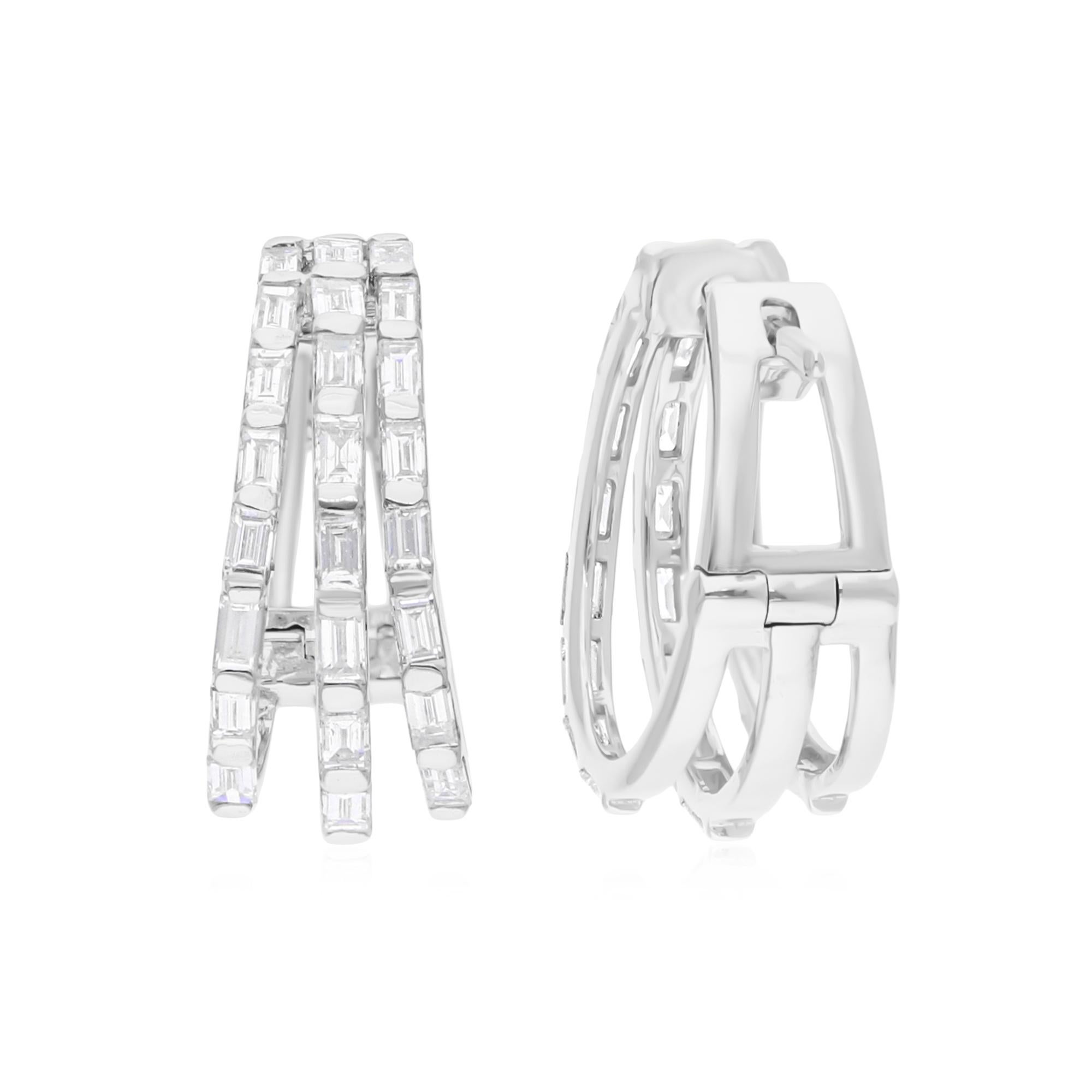 Realizzati in oro a 18 carati, questi squisiti orecchini sono impreziositi da 0,82 carati di diamanti scintillanti.

Segui la vetrina di Spectrum Jewels per vedere le ultime collezioni e i pezzi esclusivi. Spectrum Jewels è orgoglioso di essere