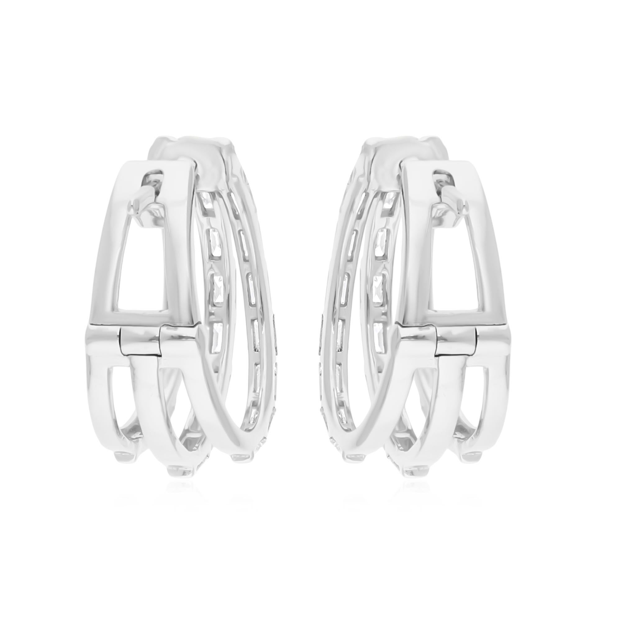 0,82 Carati SI/H Orecchini a cerchio con diamante baguette Oro bianco 18 carati Gioielli di pregio In condizioni Nuovo in vendita a Diera, Dubai