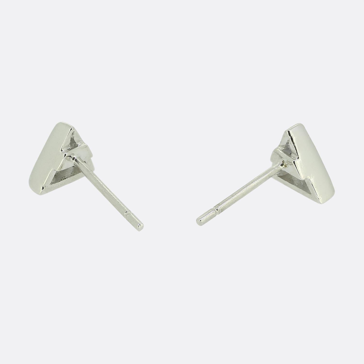 Taille brillant Boucles d'oreilles en diamant de 0,82 carat à taille triangulaire en vente