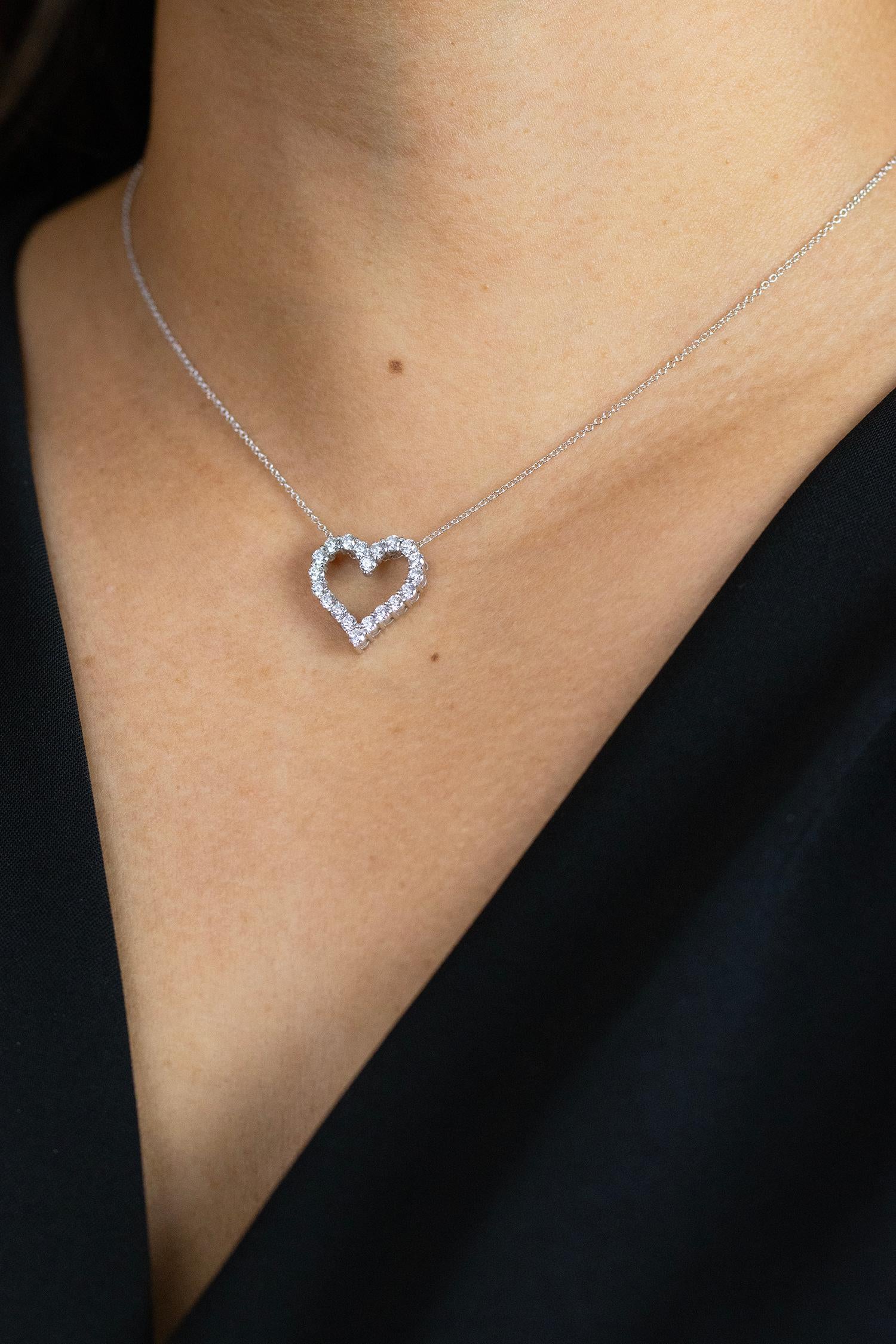 0.82 Carats Total Brilliant Round Shape Diamond Open-Work Heart Pendant Necklace For Sale 1