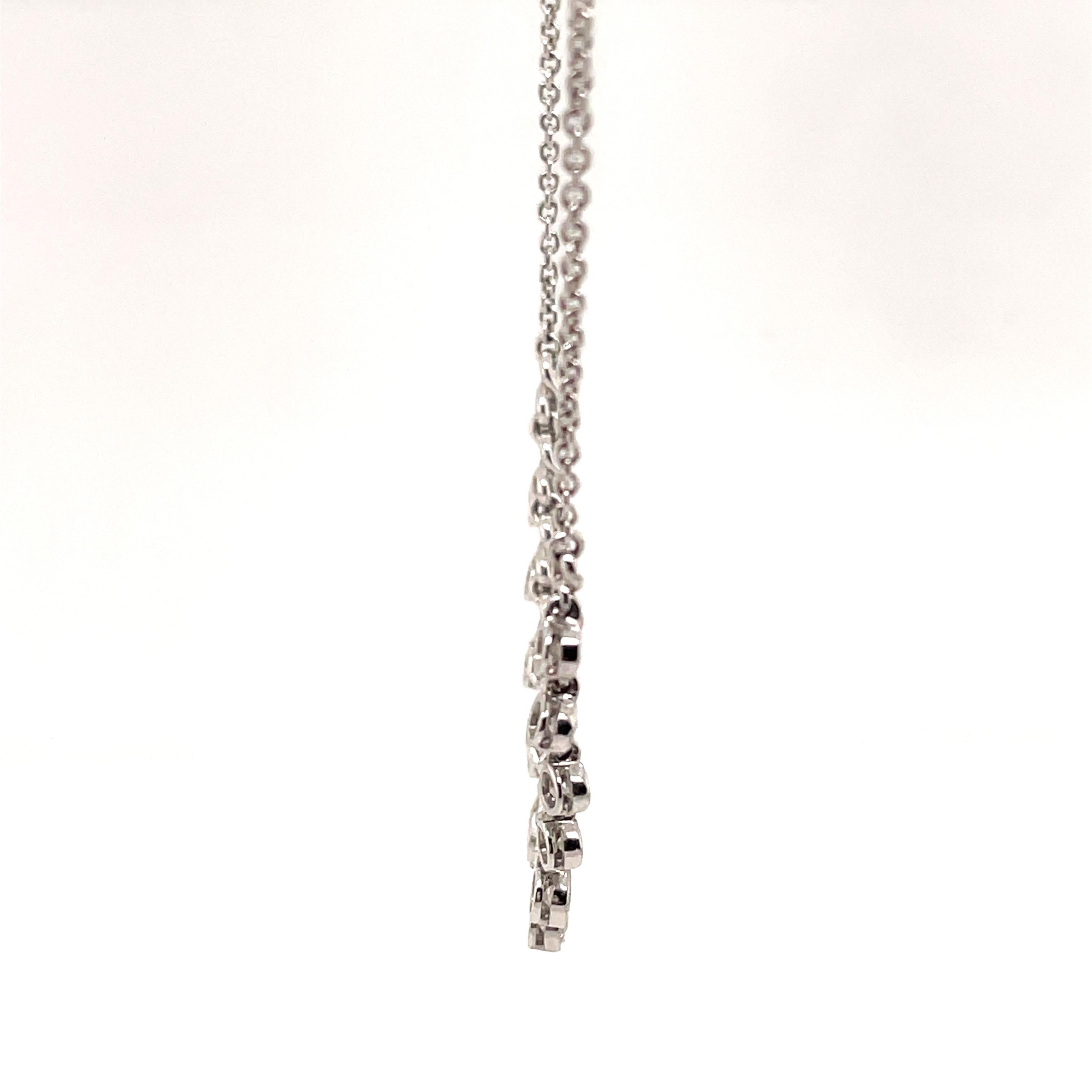 Round Cut 0.82ct Dangling Bezel Set Diamond Necklace 18k White Gold For Sale