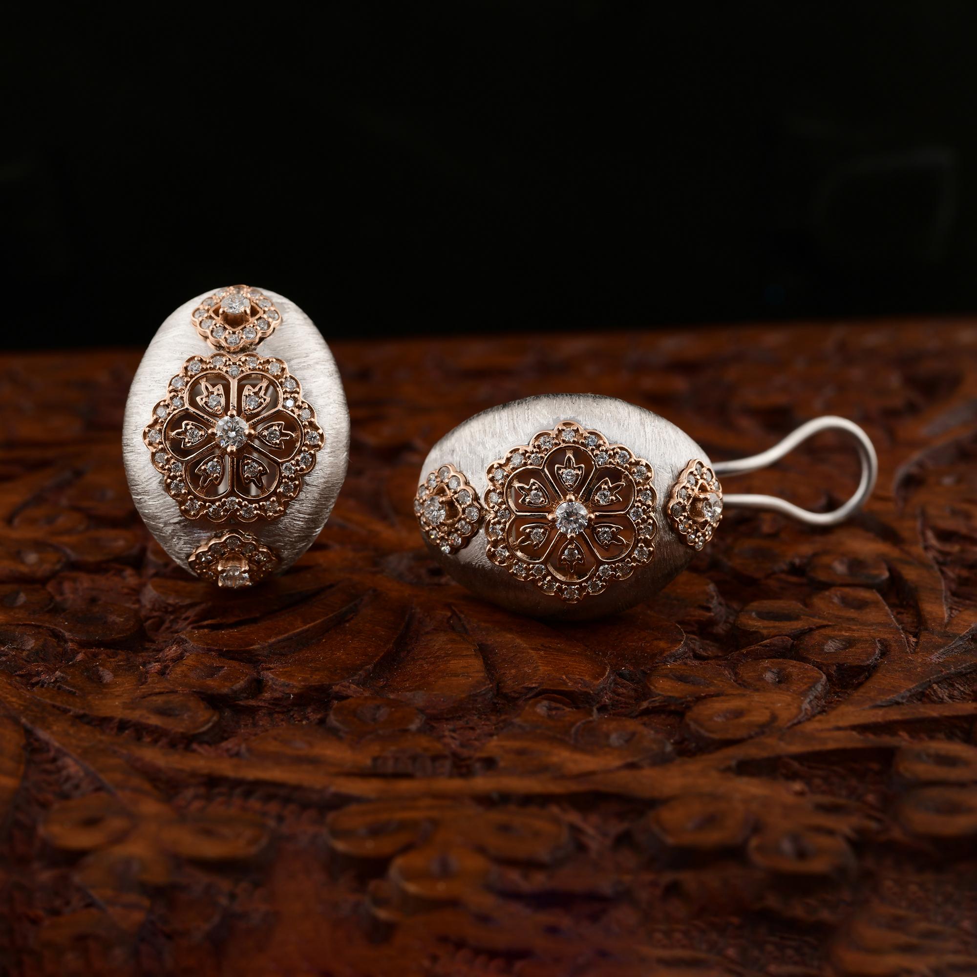 Taille ronde 0.82Ct SI/H Round Diamond Two Tone Floral Filigree Clip-On Earrings 14k Gold en vente