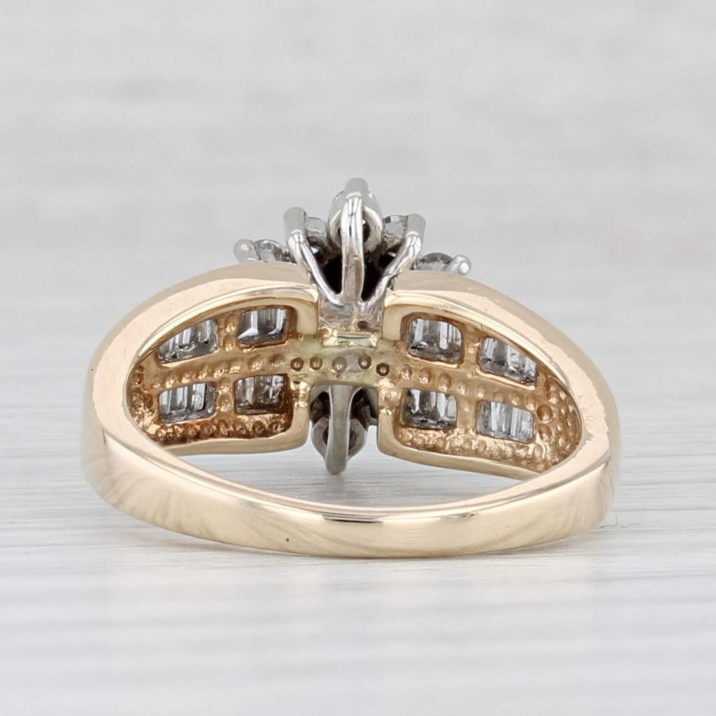 Informationen zu Edelsteinen:
- Natürliche Diamanten -
Karat gesamt - 0,82ctw
Schliff - Runder Brillant 0,50ctw, Baguette 0,32ctw
Farbe - G - H
Reinheit - SI2 - I2

Metall: 10k Gelbgold, Weißgoldfassung 
Gewicht: 5,4 Gramm 
Briefmarken: