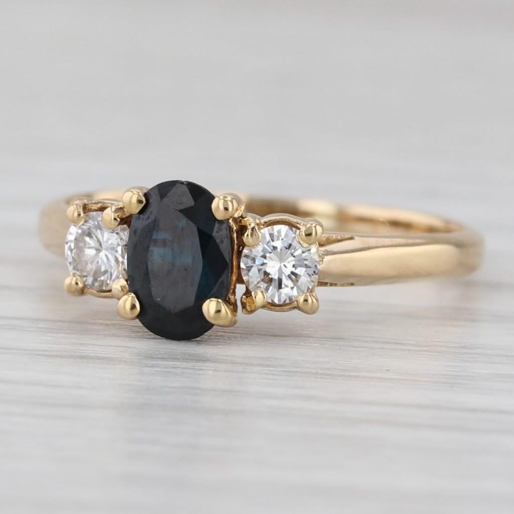 0.82ctw Oval Blauer Saphir Diamant Ring 18k Gelbgold Größe 6.75 für Damen oder Herren im Angebot