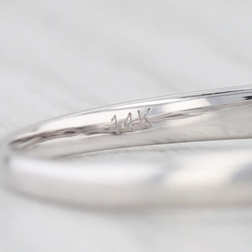 Anello di fidanzamento a 3 pietre con diamante rotondo da 0,82 carati in oro bianco 14k, misura 10,75 in vendita 3