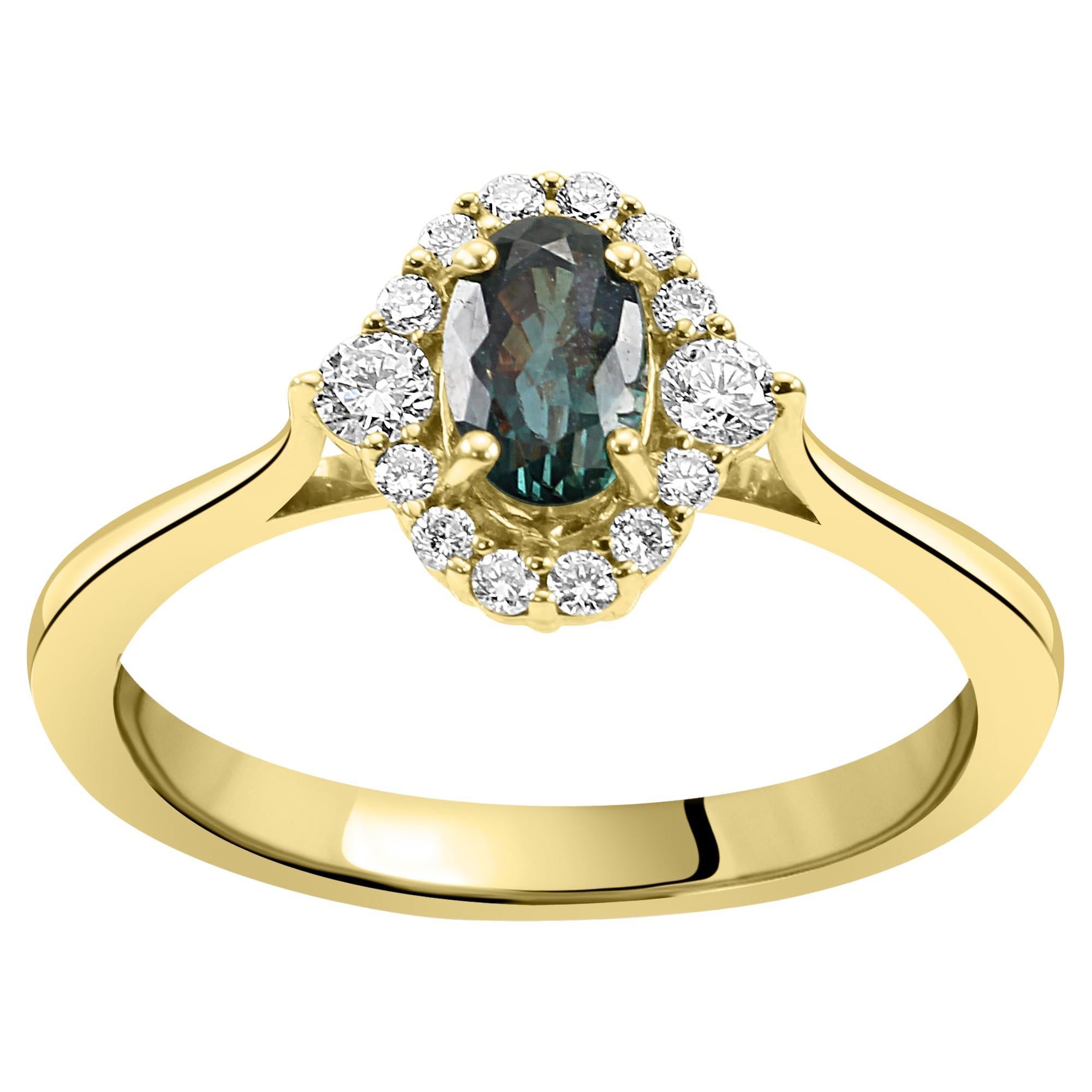 0.60 Carat Alexandrite Oval & Diamond Round 18 Karat Yellow Gold Cocktail Ring