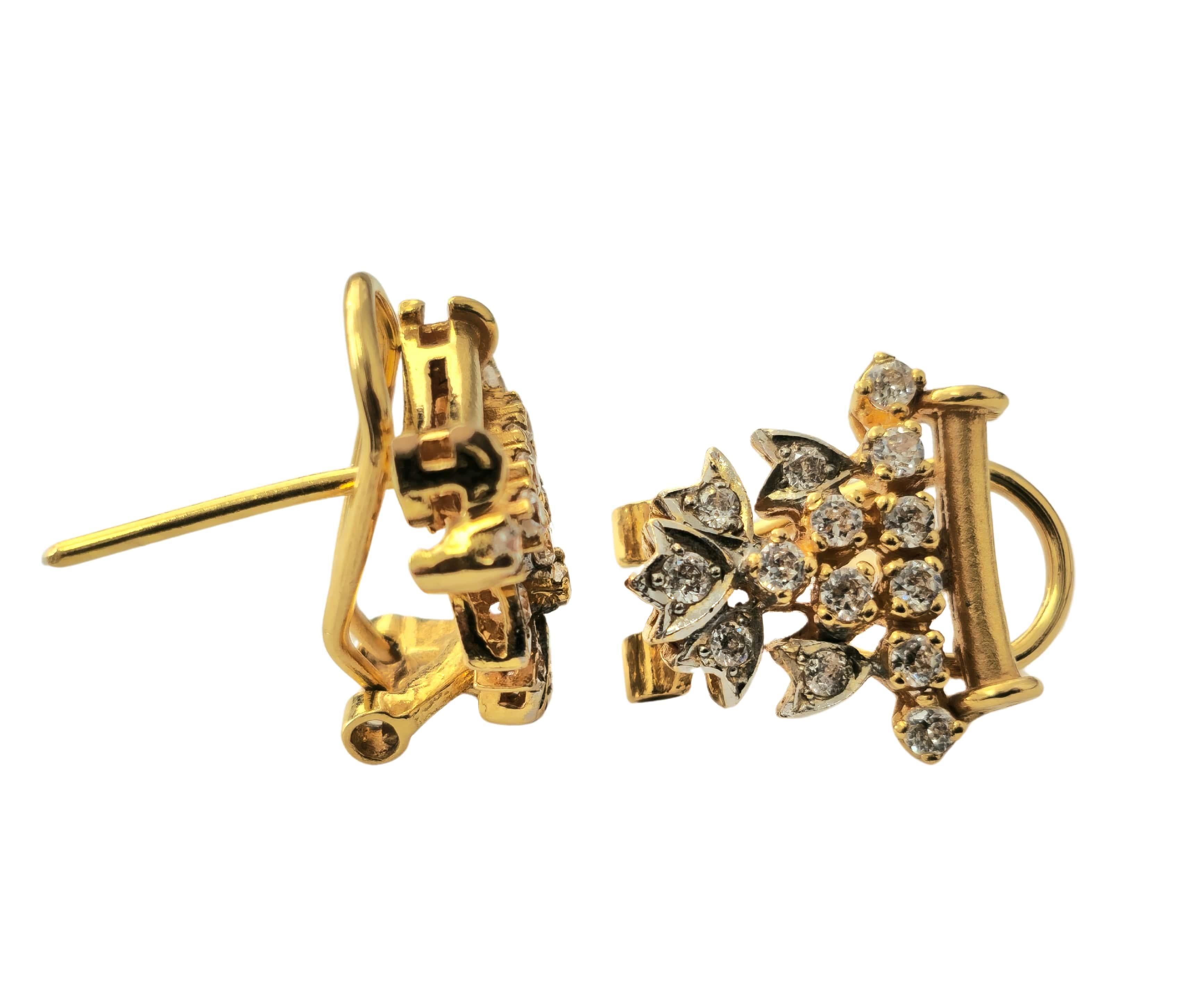 0.83 Carat Diamond Earrings in 18k Gold In Excellent Condition For Sale In Miami, FL