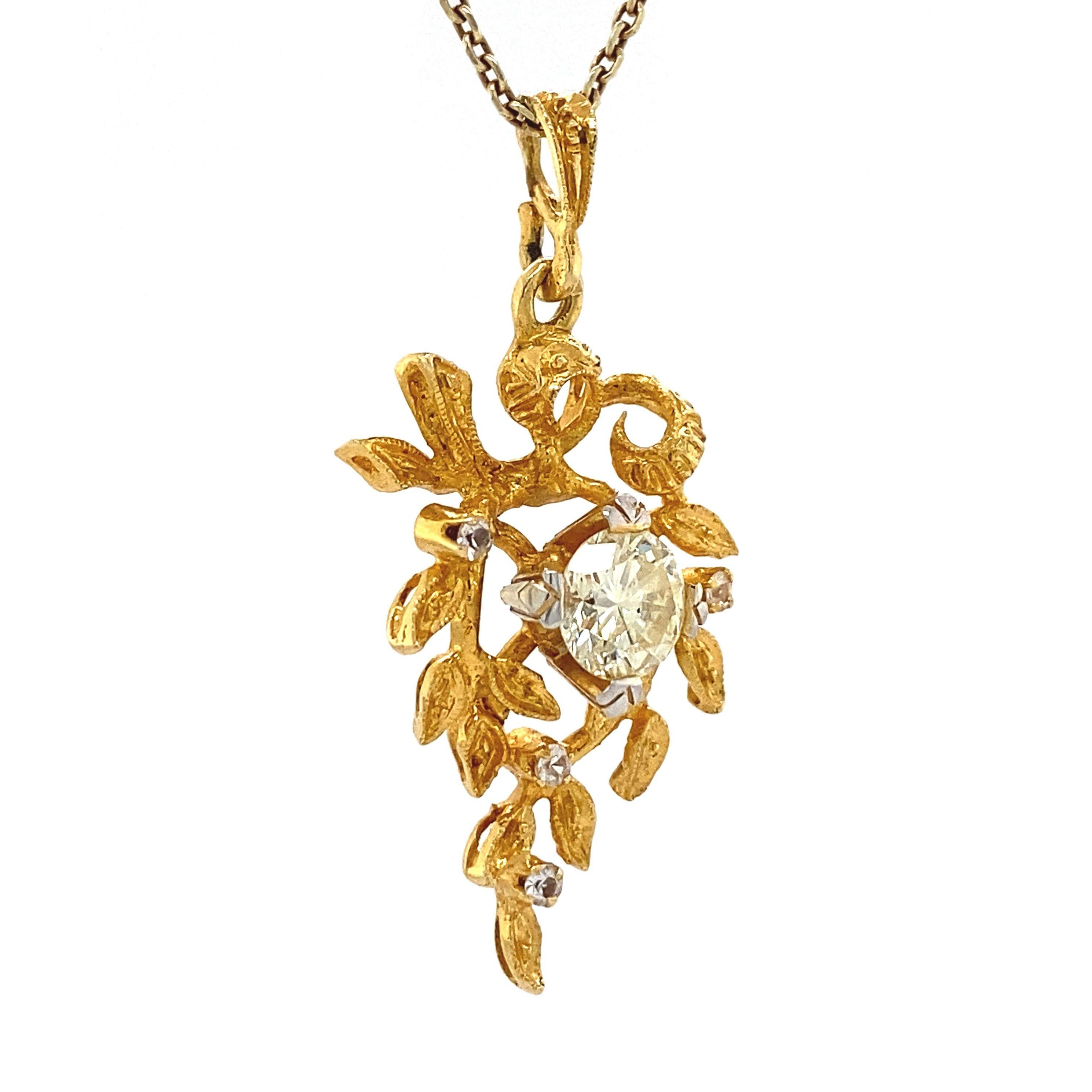 This 18 carat yellow gold pendant has a 0.83 ct. brilliant cut diamond set in a chaton setting. <

Material: Yellow gold
Grade: 18 carat
Stone type: Diamond 1 x 0.83 ct. and 4 x 0.02 ct. brilliantly cut
Width: 16.2 mm
Weight: 3.7 grams
Length