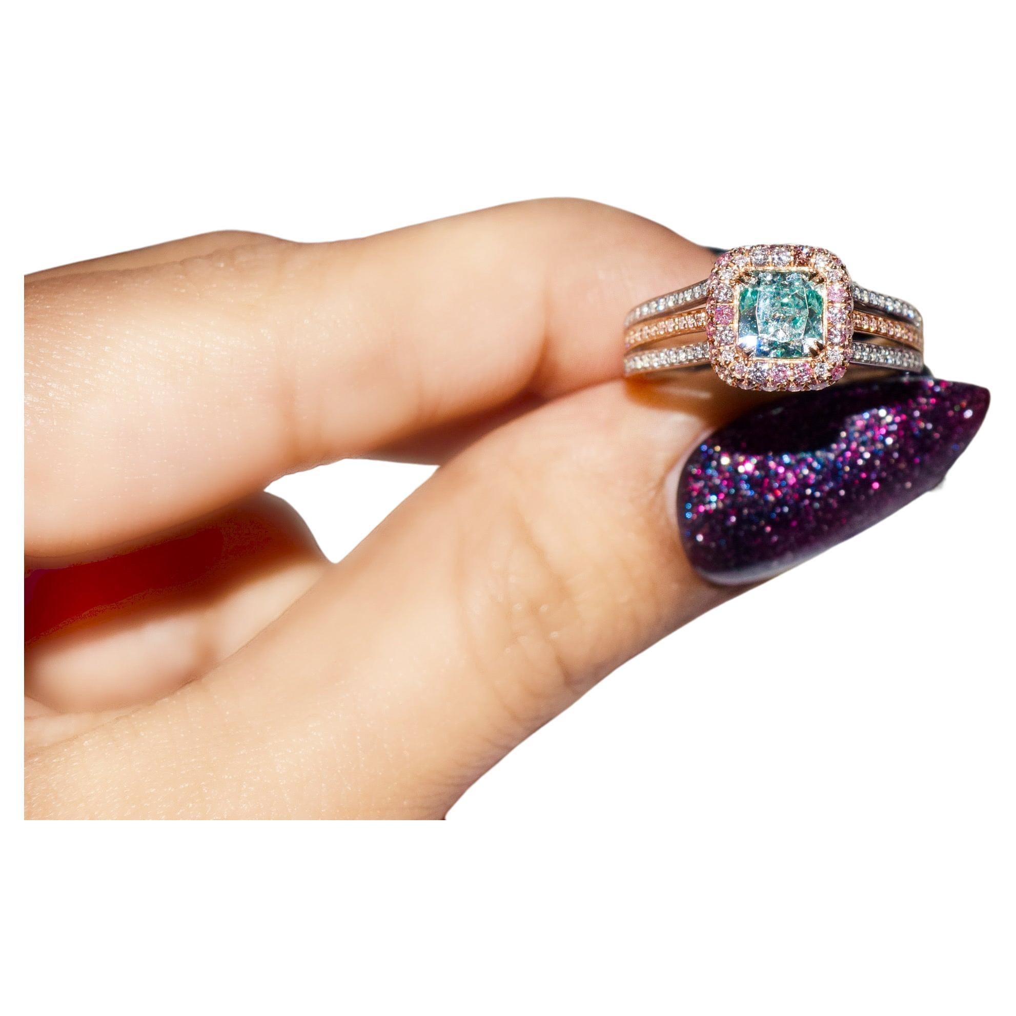 0.83 Carat Fancy Light Green Diamond Ring VS1 Clarity GIA Certified For Sale