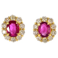 Clous d'oreilles en or 18 carats, rubis birman naturel de 0,83 carat et diamants