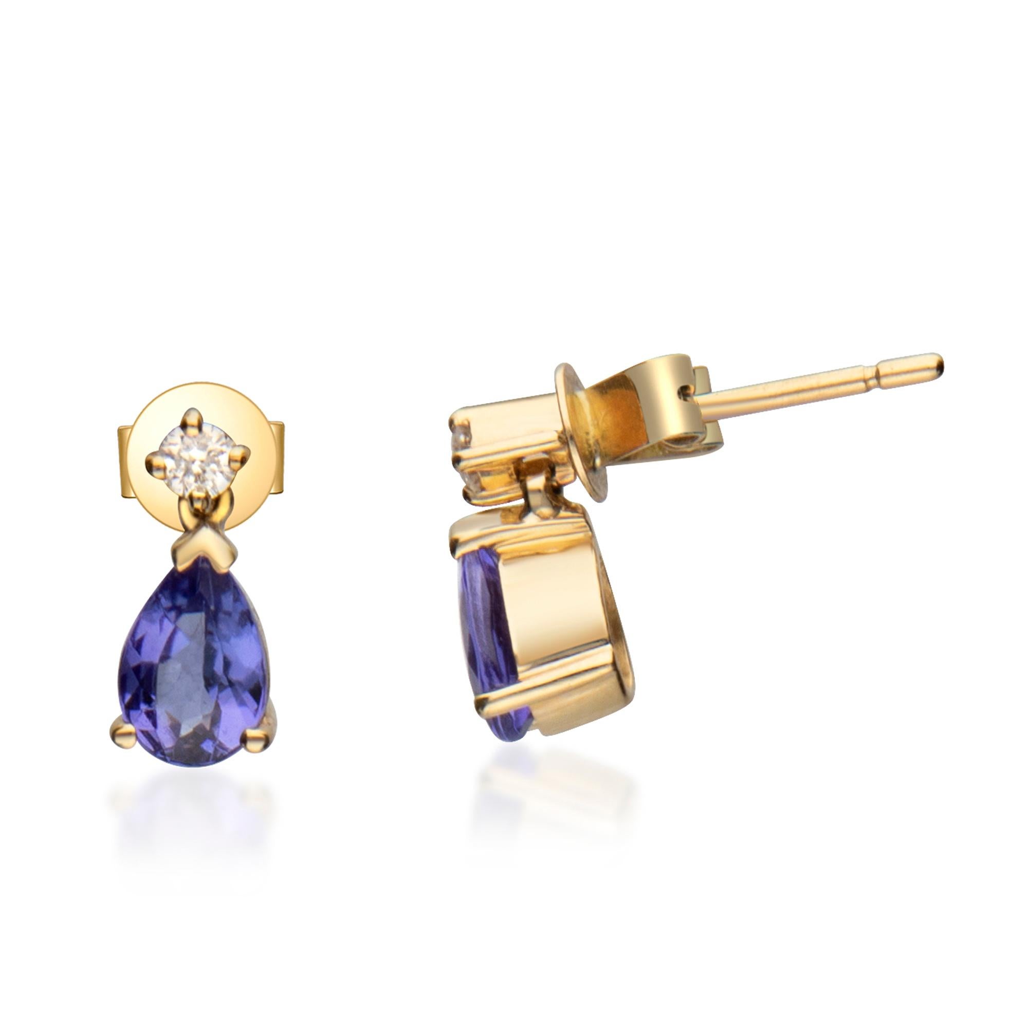 0.83 Carat Pear Cut Tanzanite Diamond Accents 14k Yellow Gold Earring In New Condition For Sale In New York, NY