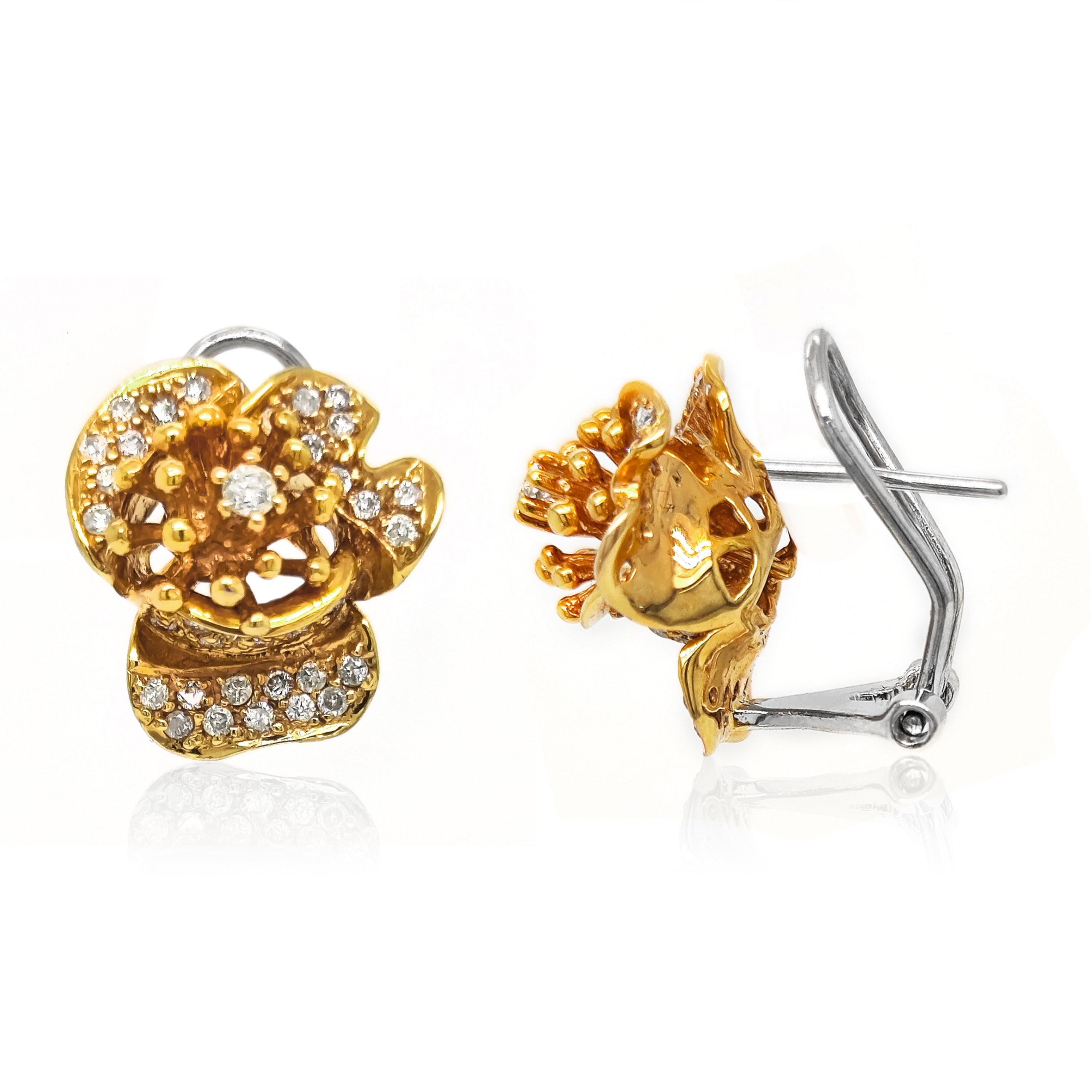 84 Rose Diamonds: 0.83 Carats
Metal: 18K Rose Gold, 9.35 Grams
