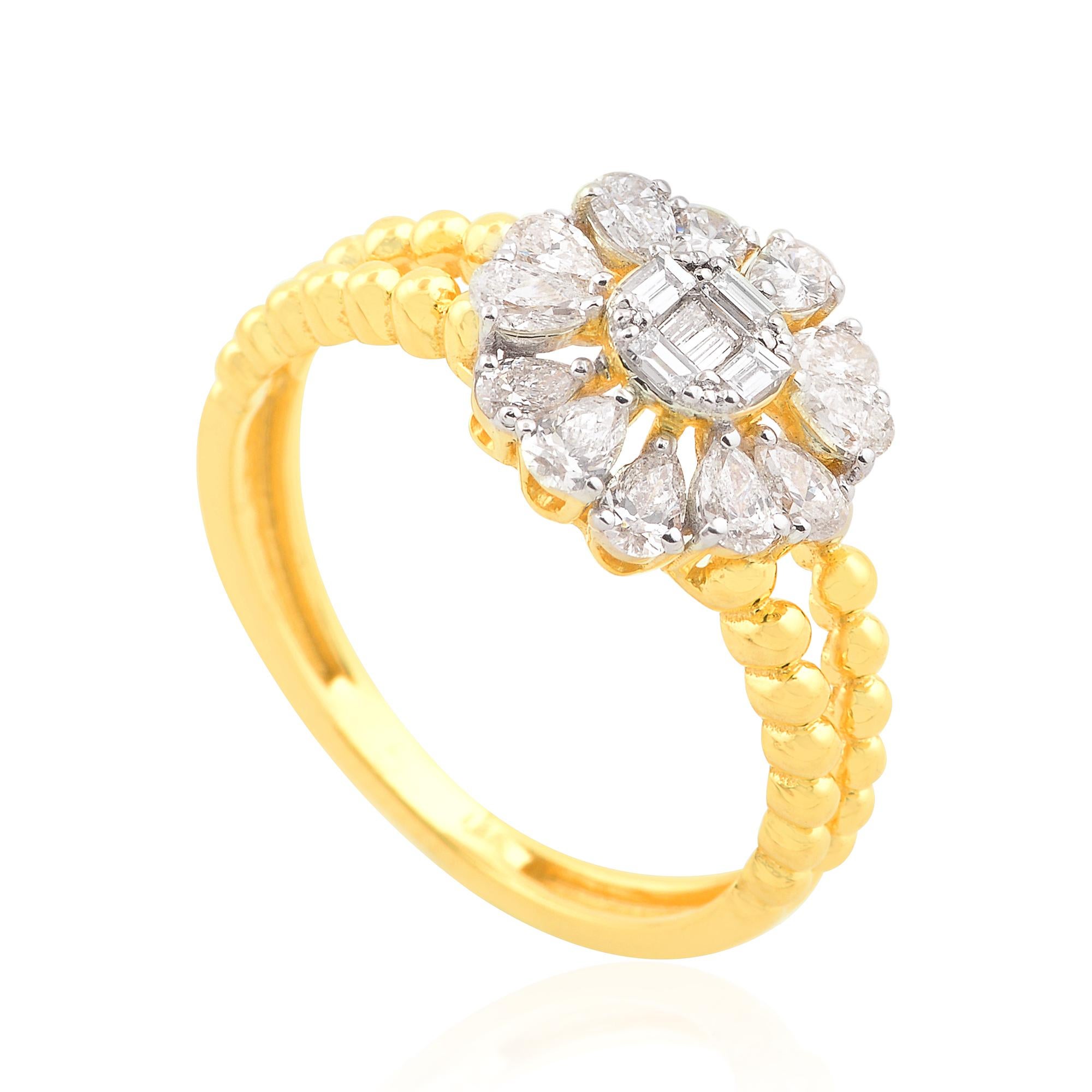Taille poire 0.83 Carat SI/H Baguette Pear Diamond Flower Ring Solid 18 Karat Yellow Gold en vente