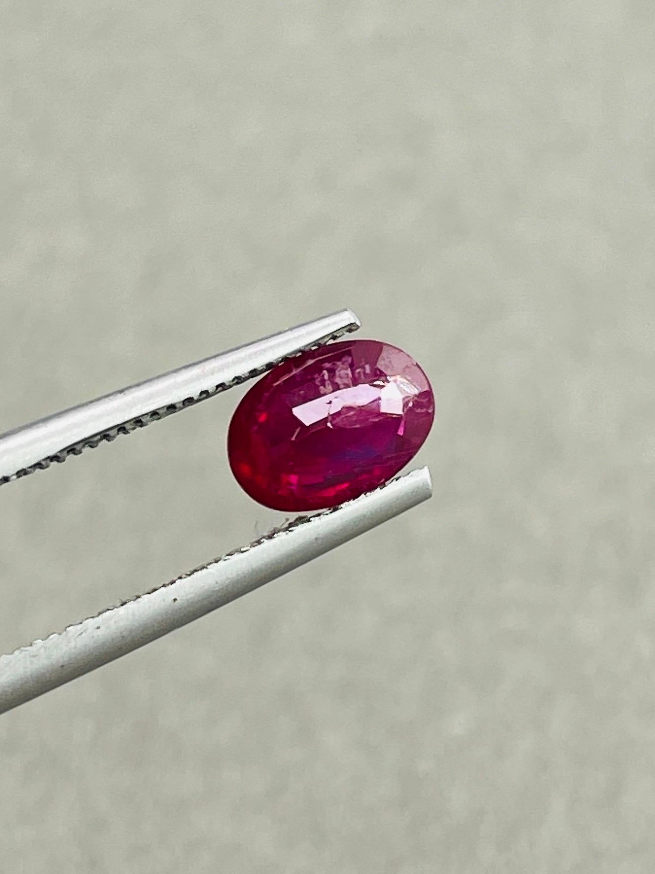 0.83 Ct GIA Certified  Unheated Burma Natural Ruby Pigeon Blood Color eyes clean In New Condition For Sale In bangkok, TH