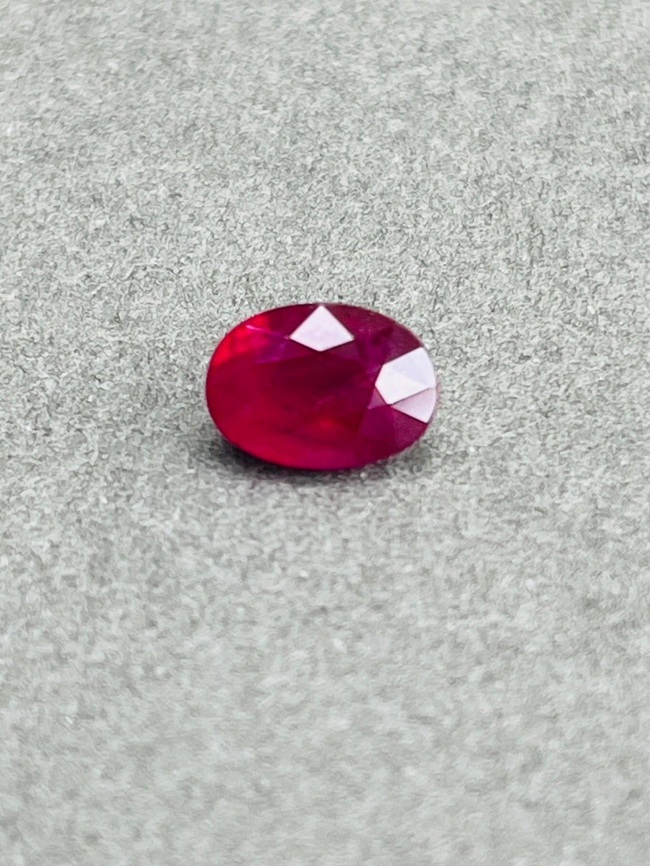 Women's or Men's 0.83 Ct GIA Certified  Unheated Burma Natural Ruby Pigeon Blood Color eyes clean For Sale