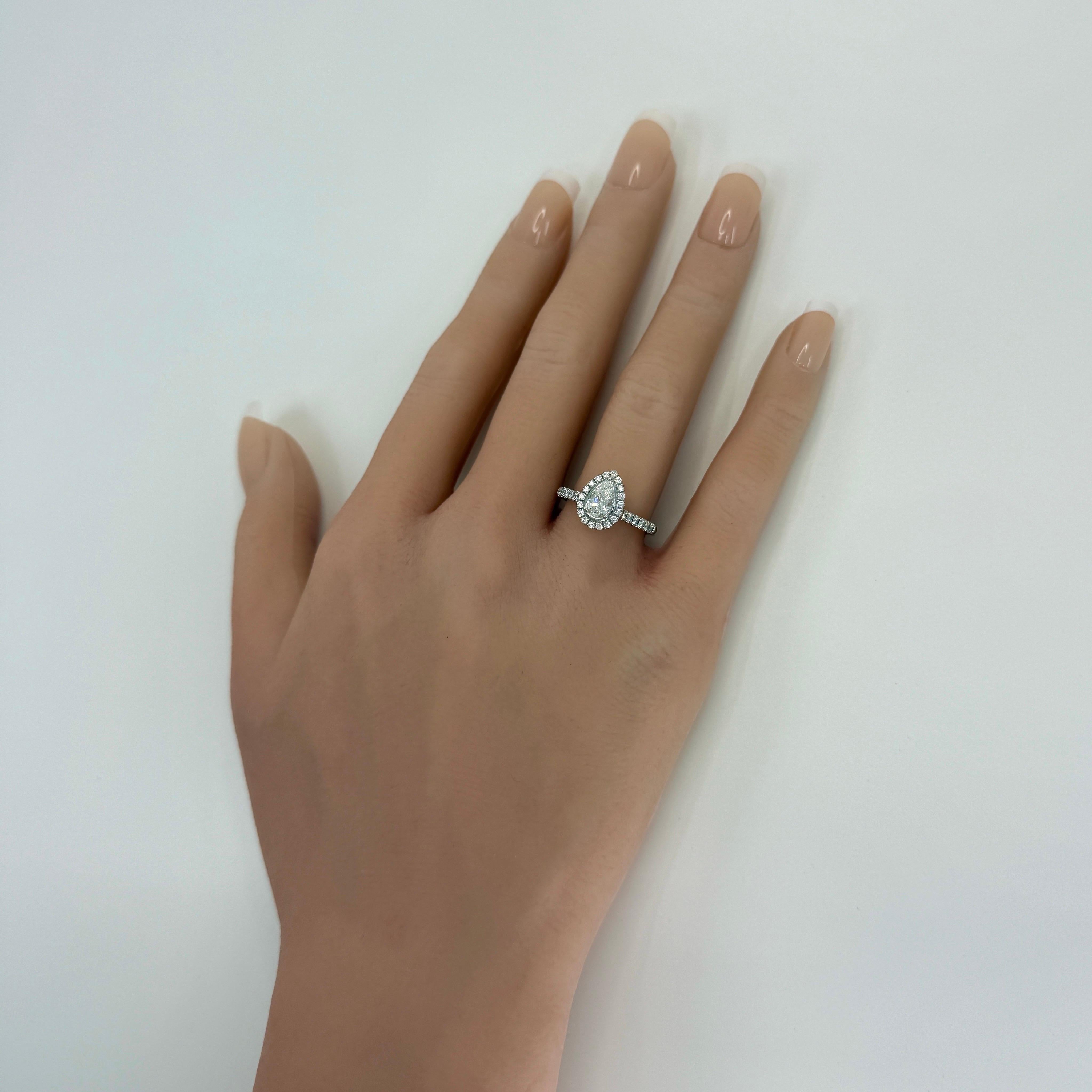 0,83ct GIA Certified Natural Pear Cut Diamond SI1 G Platinum Halo Cluster Ring in vendita 5