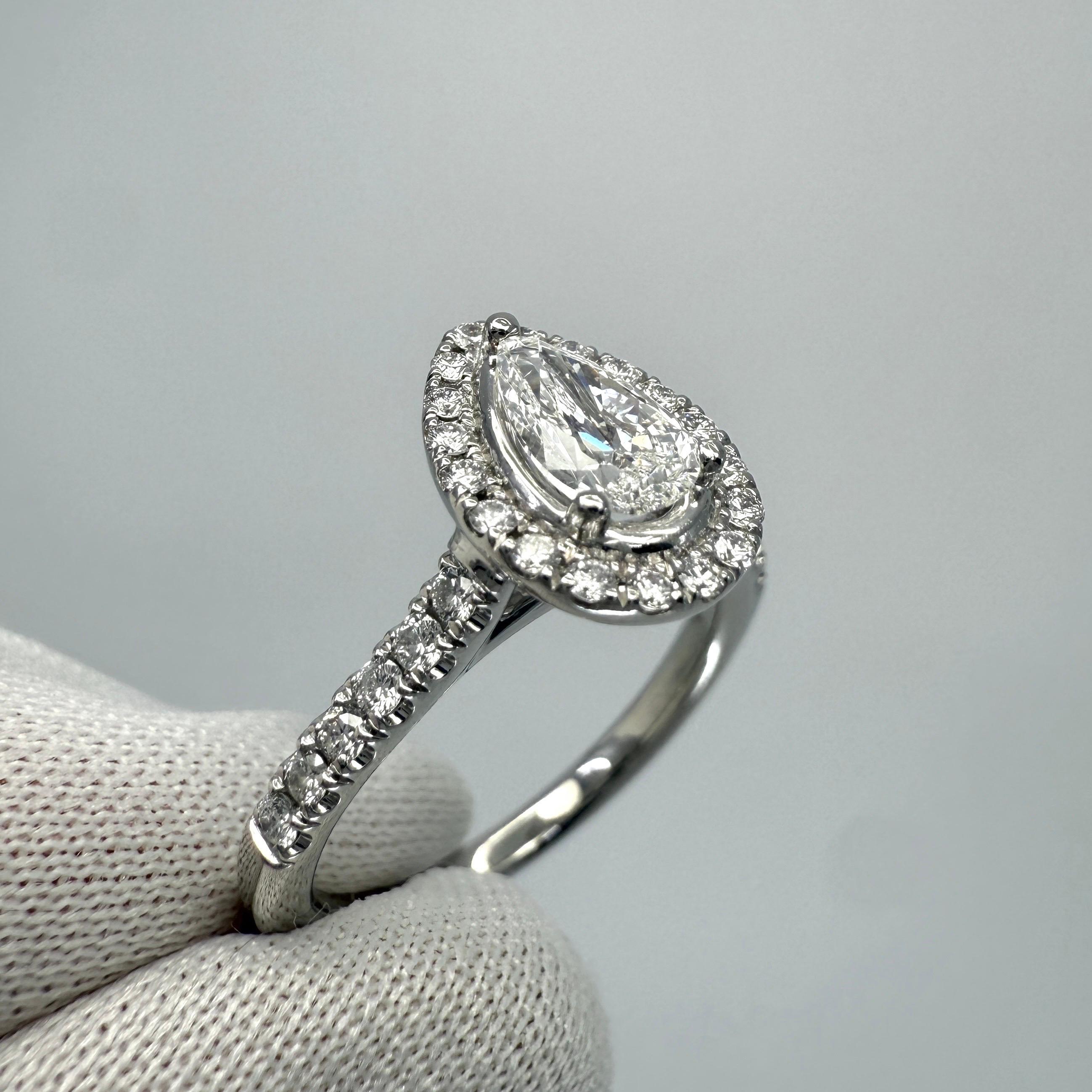 0,83ct GIA Certified Natural Pear Cut Diamond SI1 G Platinum Halo Cluster Ring in vendita 1