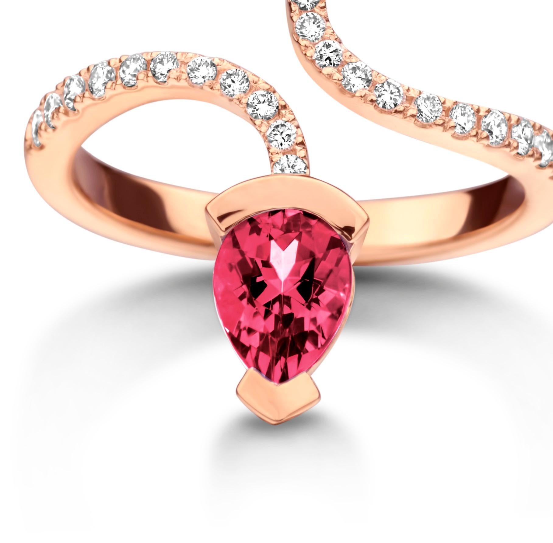 Contemporary 0.83Ct Mandarin Garnet And 0.81Ct Rubellite 18K Rose Gold Diamond Cocktail Ring For Sale