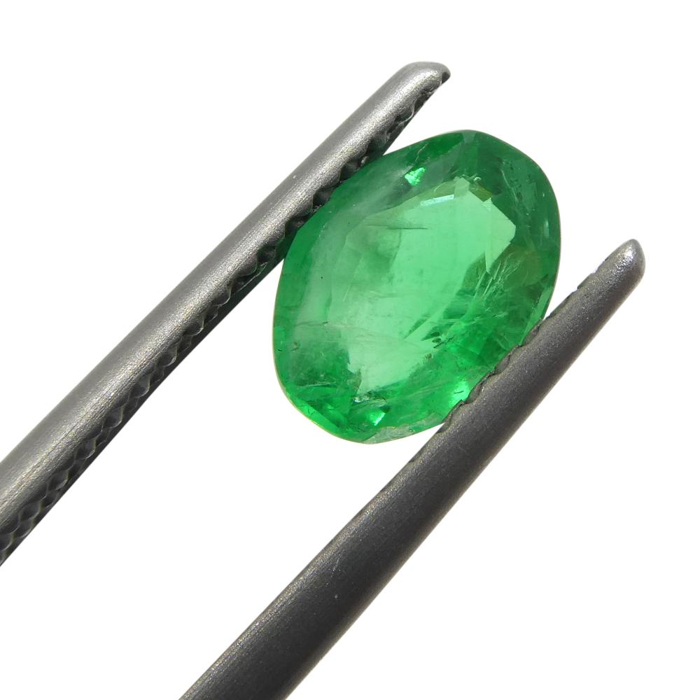 Oval Cut 0.83ct Oval Green Emerald from Colombia For Sale