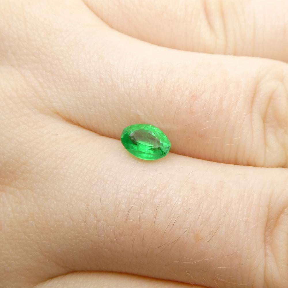 0.83ct Oval Green Emerald from Colombia In New Condition For Sale In Toronto, Ontario
