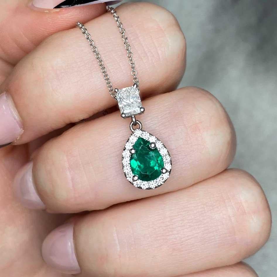 Art Deco 0.83ct Pear Shape Emerald Pendant Necklace, Diamond Halo, 18k White Gold For Sale