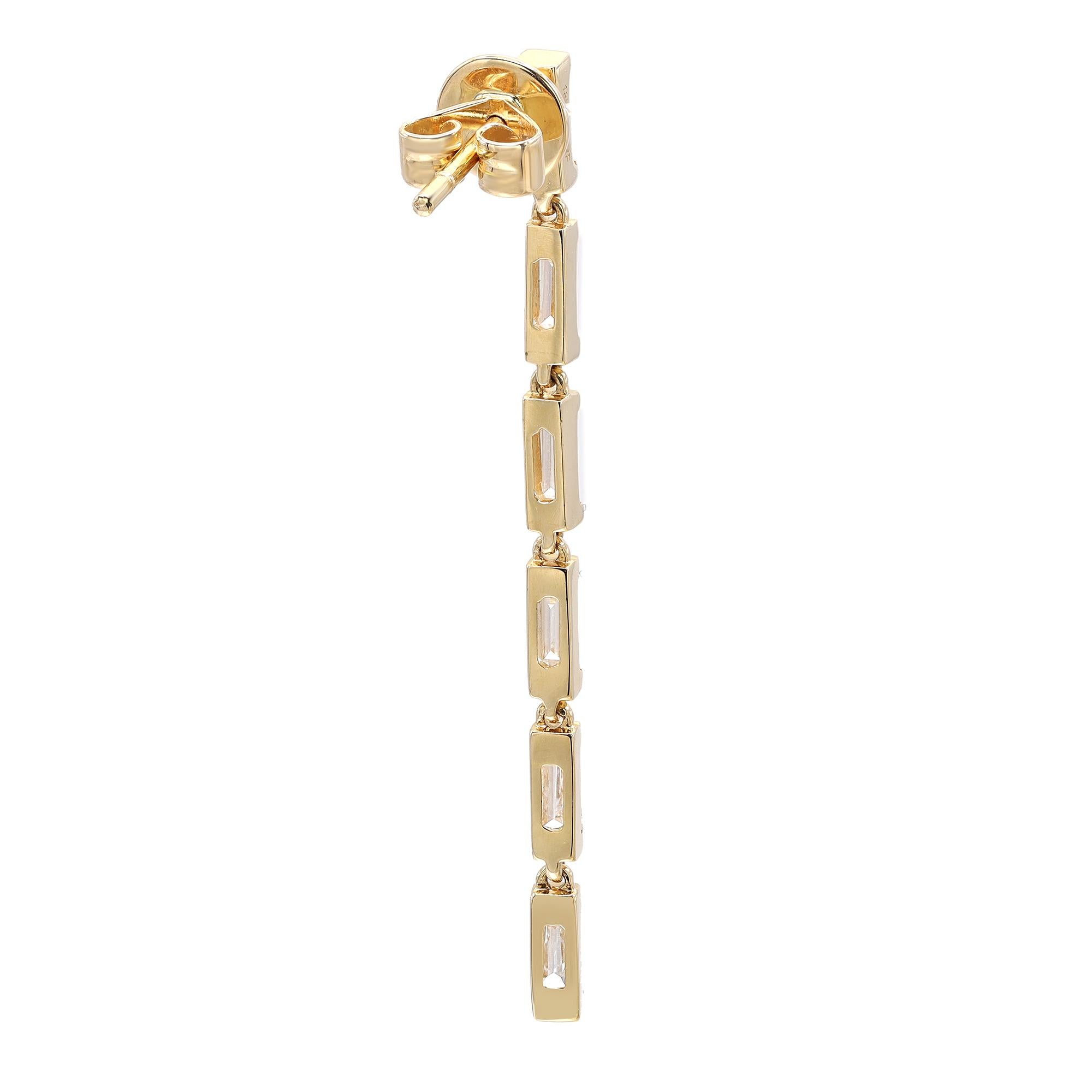 Taille baguette Boucles d'oreilles en goutte en or jaune 18 carats avec diamants taille baguette 0,83 carat au total en vente