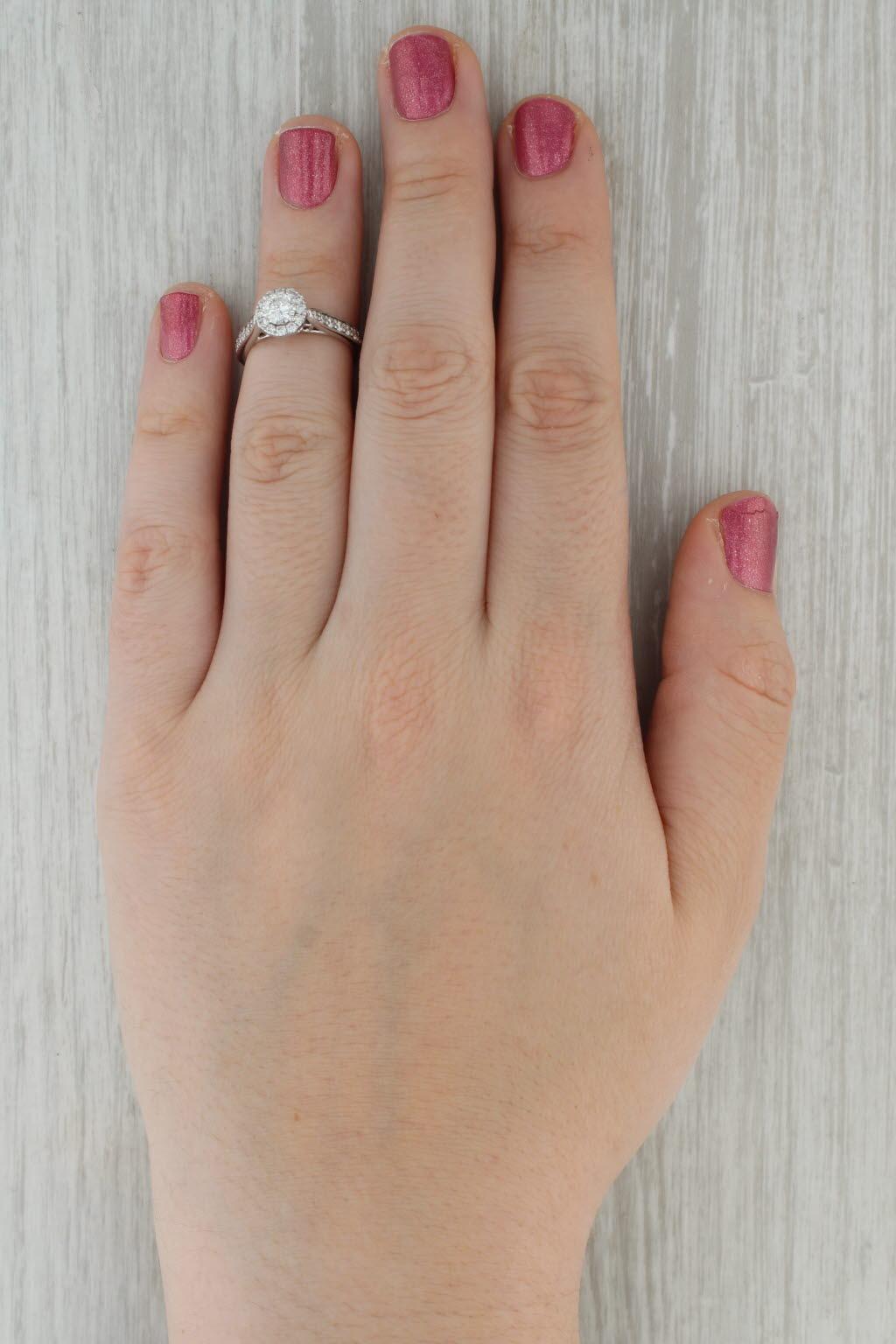 Informazioni sulla gemma:
- Diamante Nature -
Carati - 0,43ct 
Taglio - Brillante rotondo
Colore - H.
Chiarezza - SI2
Iscrizione - 5423363 

- Diamanti naturali -
Carati totali - 0,40ctw
Taglio - Brillante rotondo
Colore - F - J
Chiarezza - VS2 -