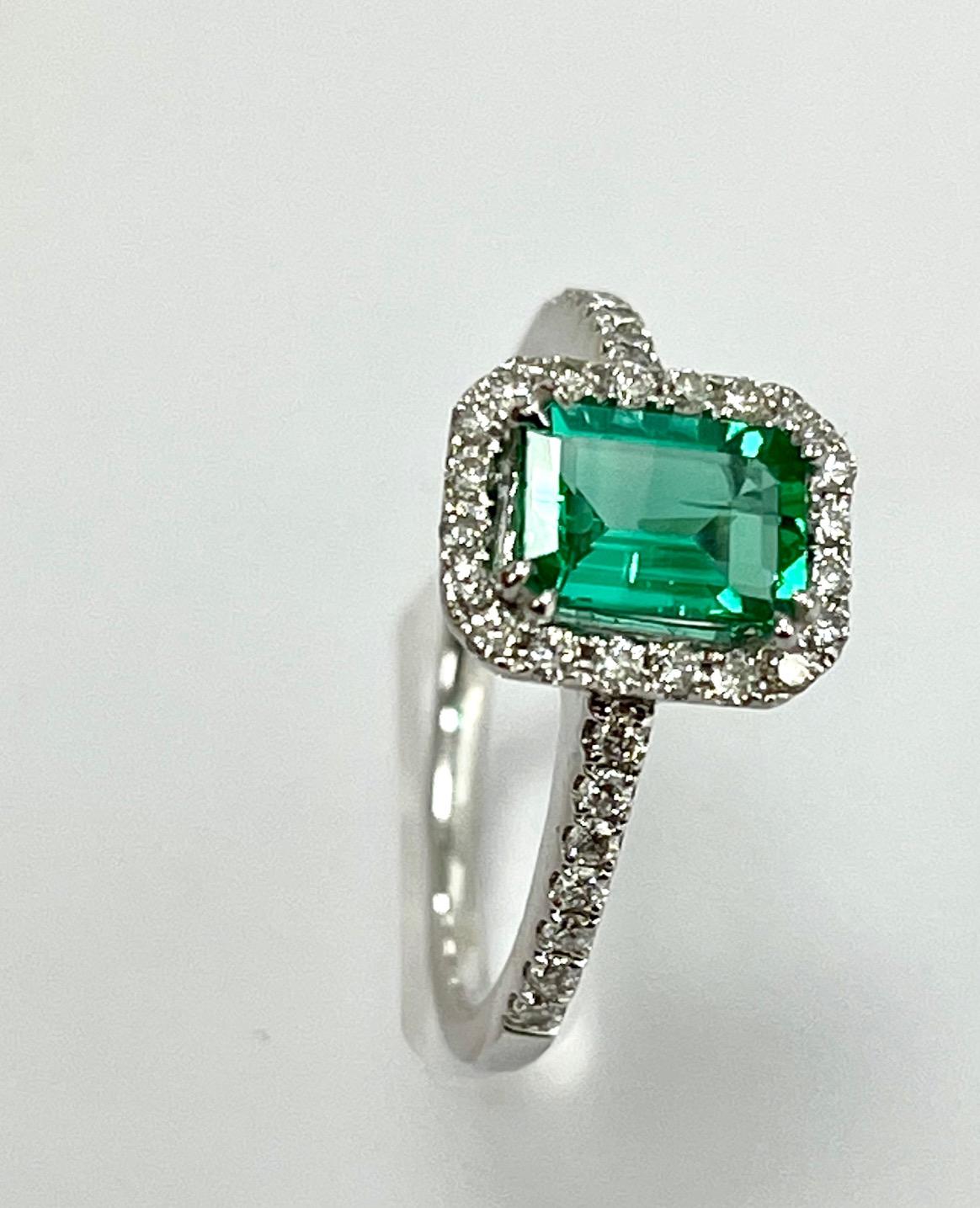 Modern 0.84 Carat Emerald Diamond Cocktail Ring