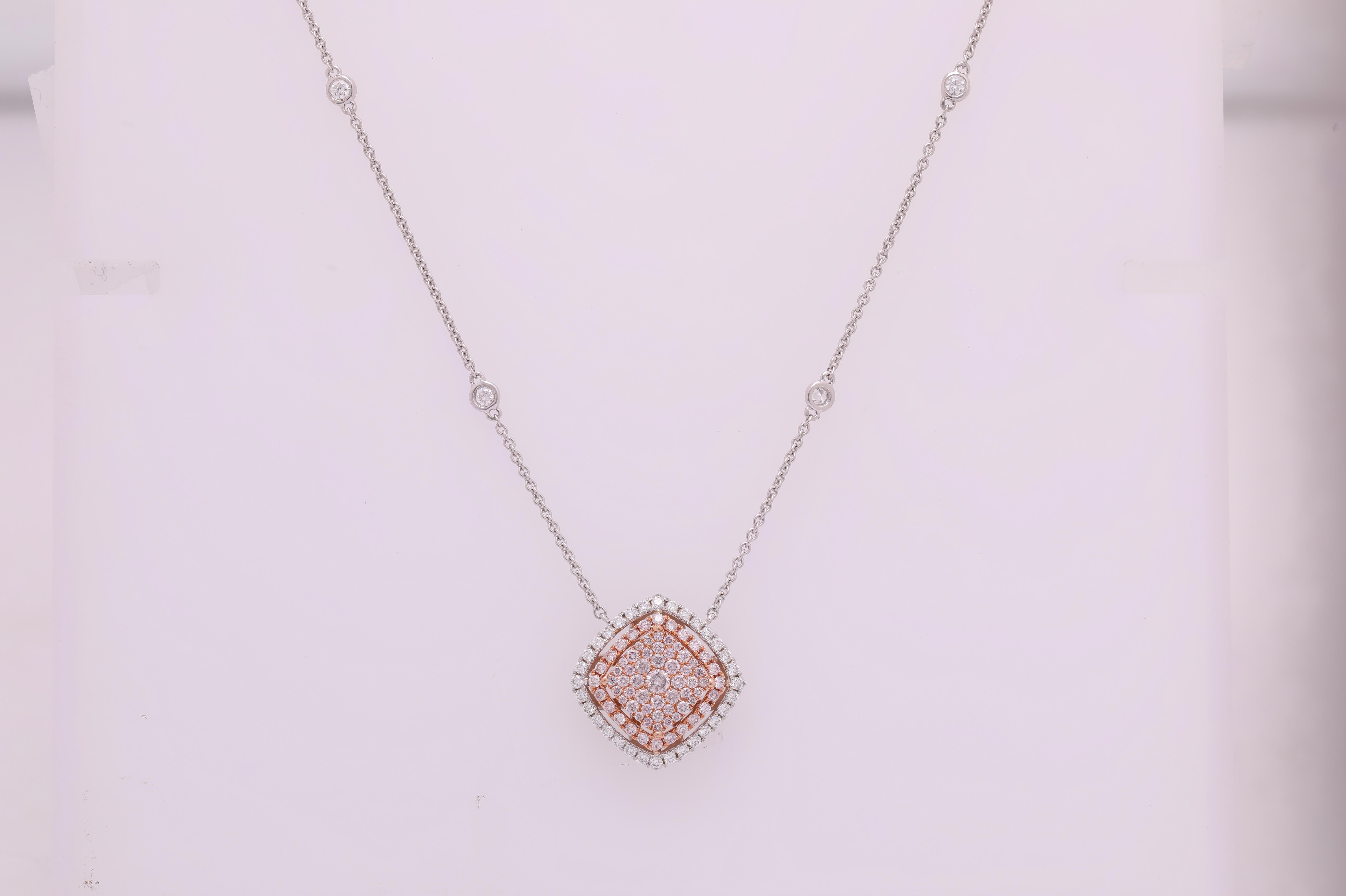 0.84 Carat Natural Pink and White Diamond Pendant in 18k Rose and White ref1994 (Rundschliff) im Angebot