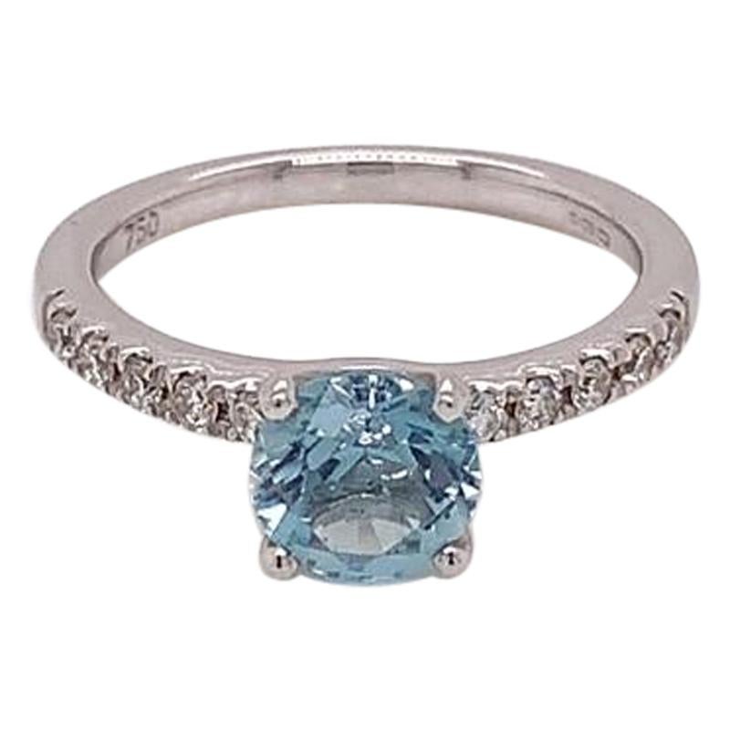 Bague en or blanc 18 carats avec aigue-marine ronde brillante de 0,84 carat et diamants