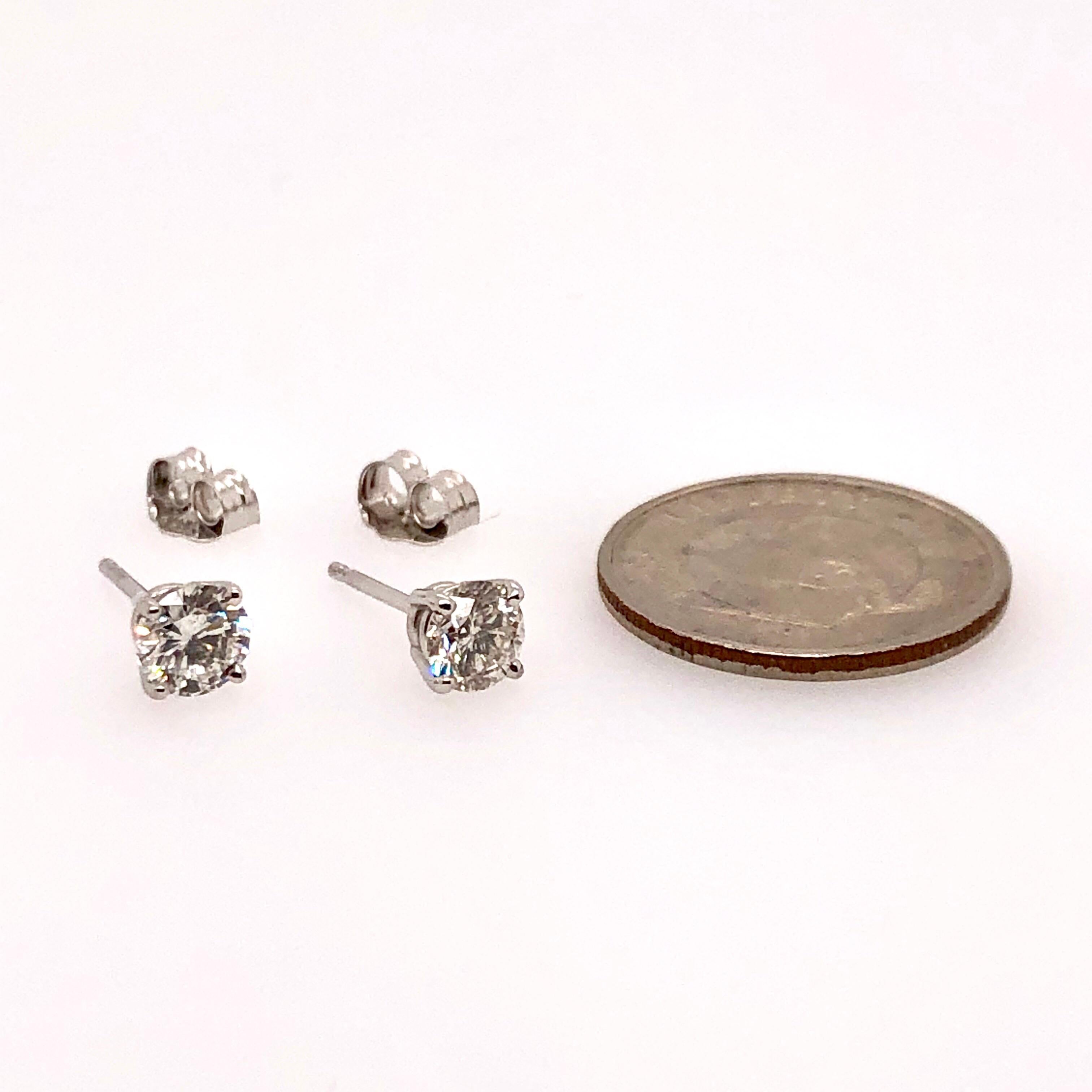 0.84 Carat Round Cut Diamond and White Gold Diamond Stud Earrings In New Condition In Dallas, TX