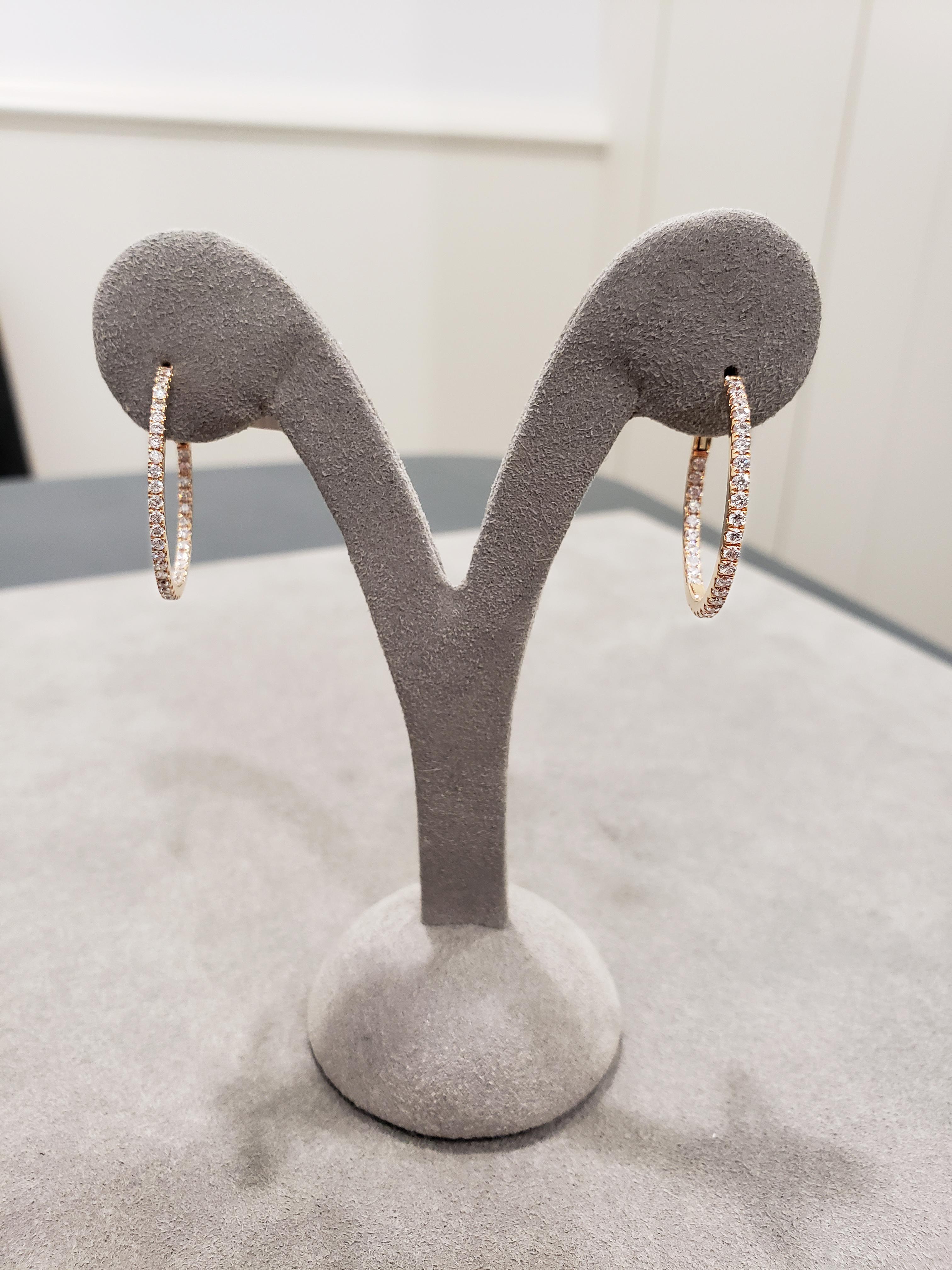 A classic and timeless pair of hoop earrings showcasing a line of sparkling round diamonds weighing 0.84 carats total Made in 18K Rose Gold
Style available in different price ranges. Prices are based on your selection.

Roman Malakov is a custom