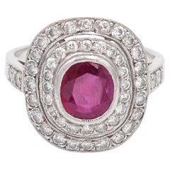 Bague à grappes de diamants et rubis de 0,84 carat en or blanc 18 carats des années 1970