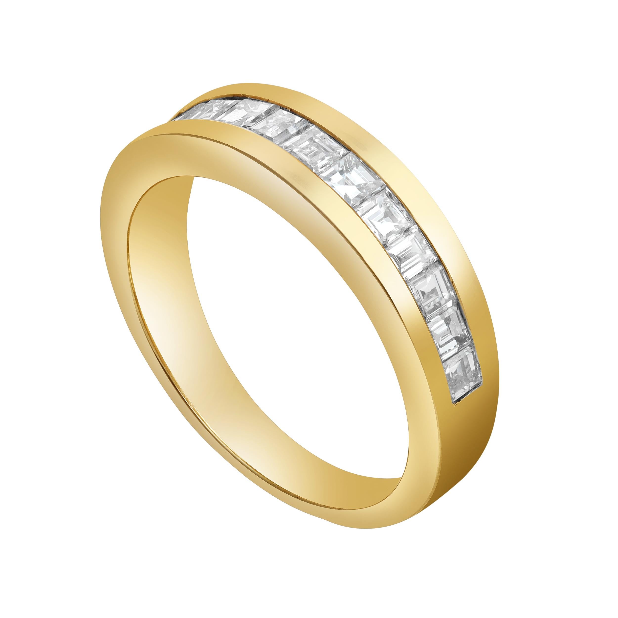 0,84 Quilates Total Alianza de Boda con Diamantes talla Baguette en Oro Amarillo Contemporáneo en venta