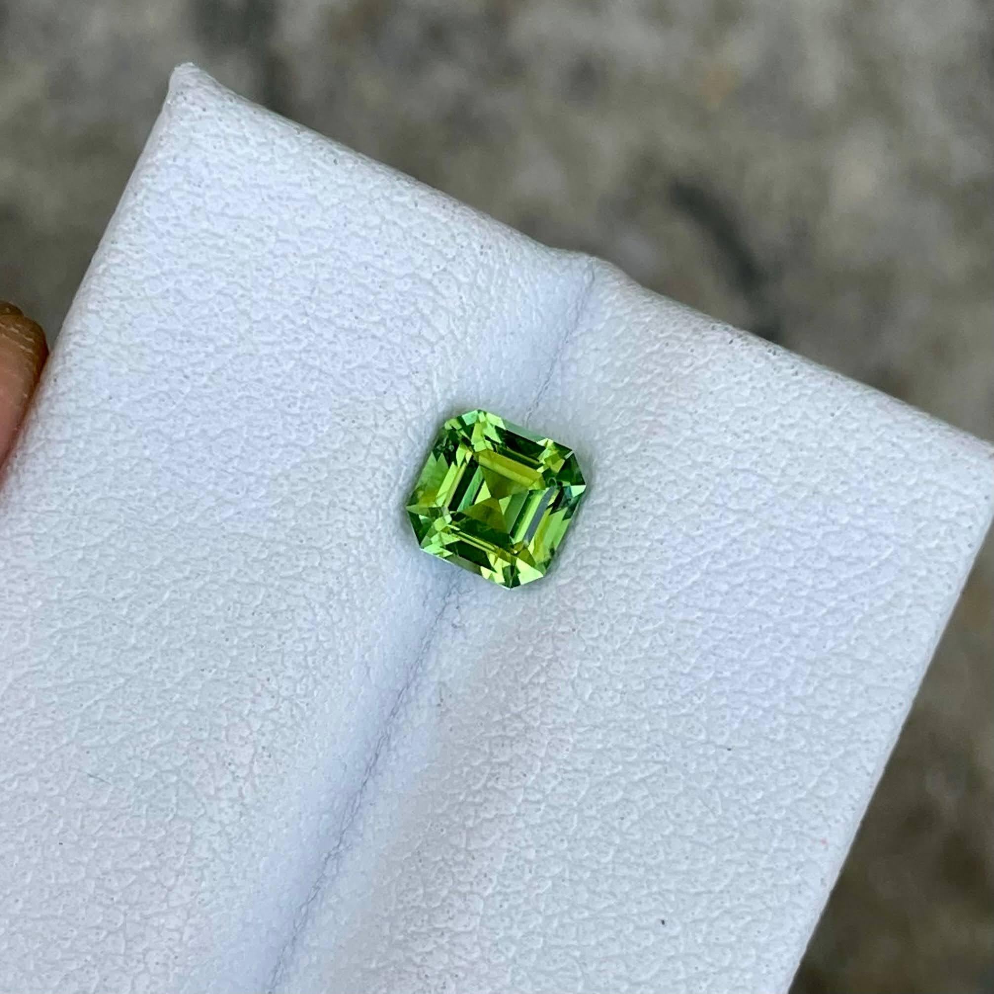 0.84 carats Mint Green Tourmaline Asscher Cut Natural Afghan Gemstone (Tourmaline vert menthe taillée à l'emporte-pièce) en vente 2