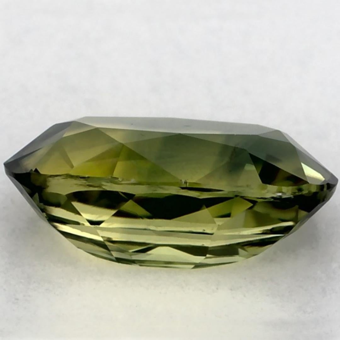 0.84 Ct Green Sapphire Oval Loose Gemstone (Saphir vert ovale en vrac) Neuf - En vente à Fort Lee, NJ
